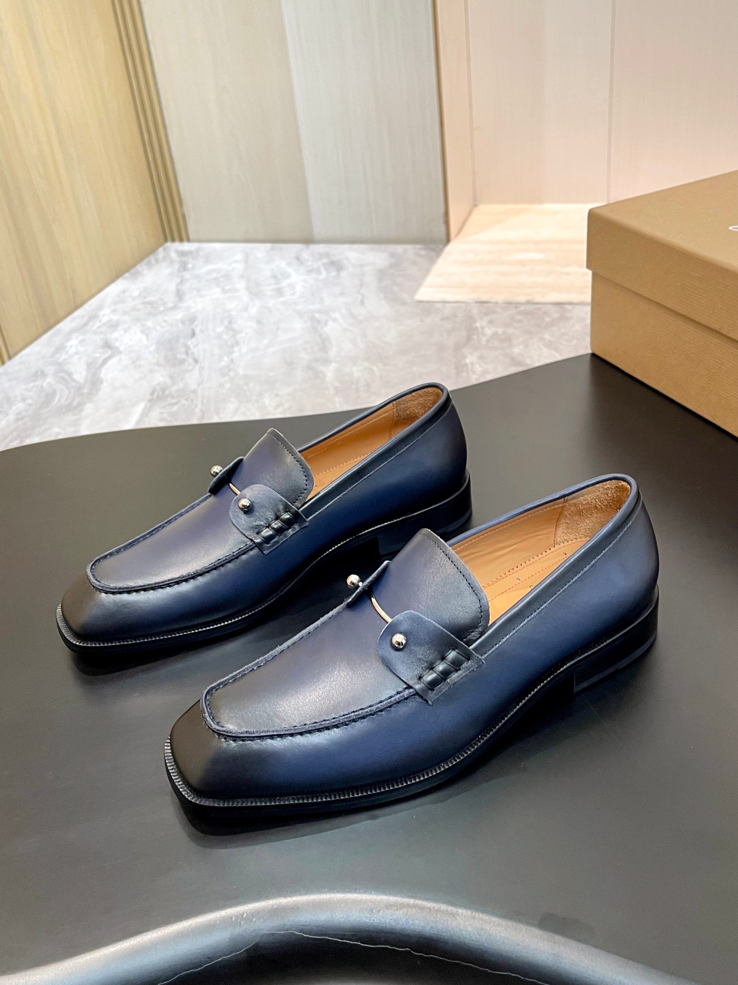 Christian Louboutin Style Red Leather Men's Shoes style reference detail image 3 from source 782842