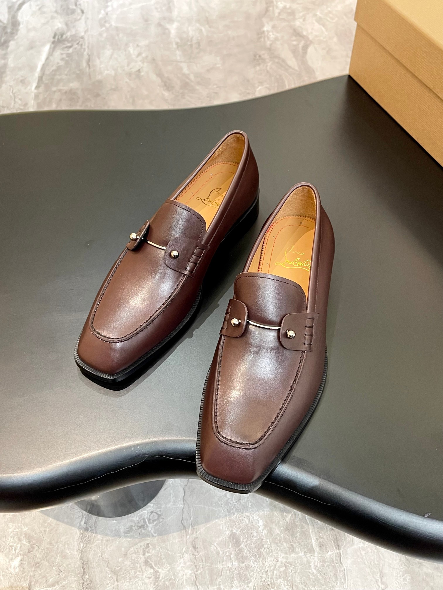 Christian Louboutin（cl男） Style Red Leather Men's Shoes Lookbook Reference image 2