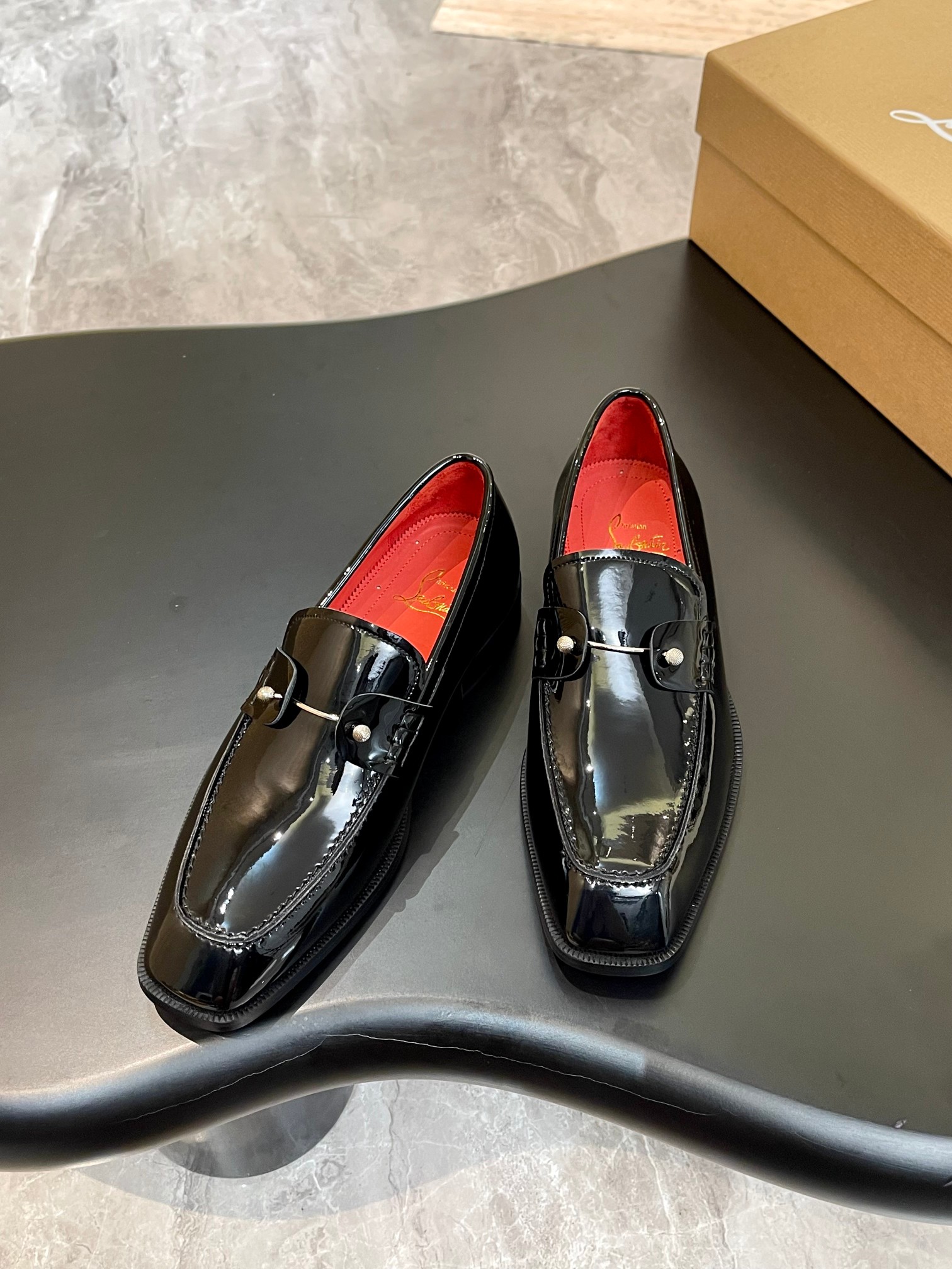 Christian Louboutin（cl男） Style Red Leather Men's Shoes Lookbook Reference image 2