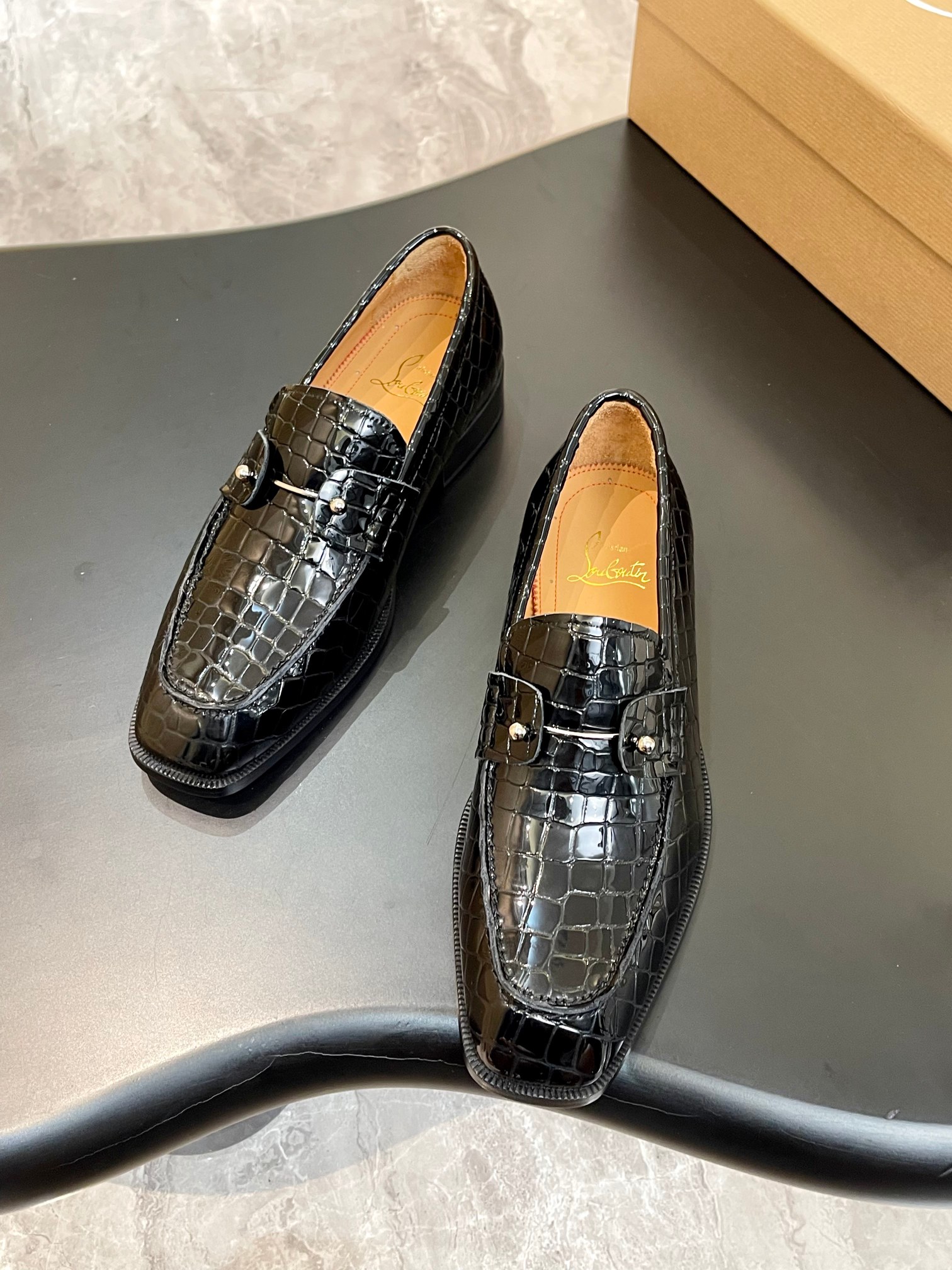 Christian Louboutin（cl男） Style Red Leather Men's Shoes Lookbook Reference image 2