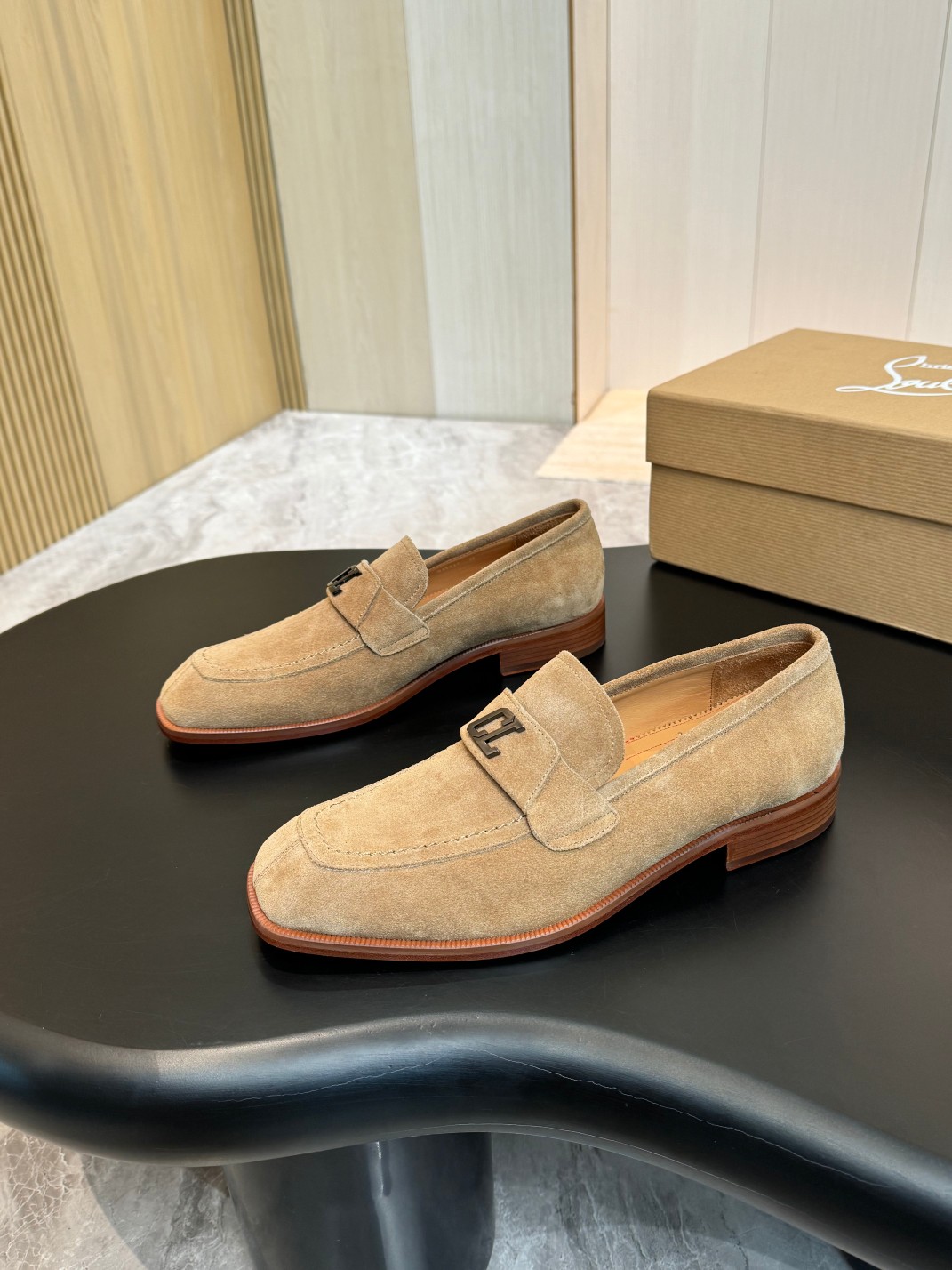 Christian Louboutin Style Red Leather Men's Shoes style reference detail image 3 from source 782843