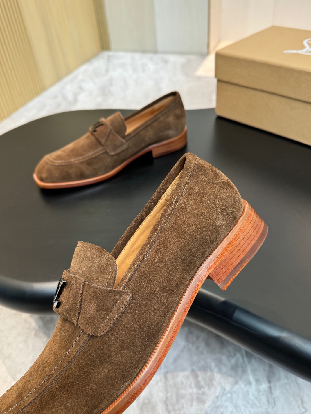 Christian Louboutin Style Red Leather Men's Shoes style reference detail image 7 from source 782851