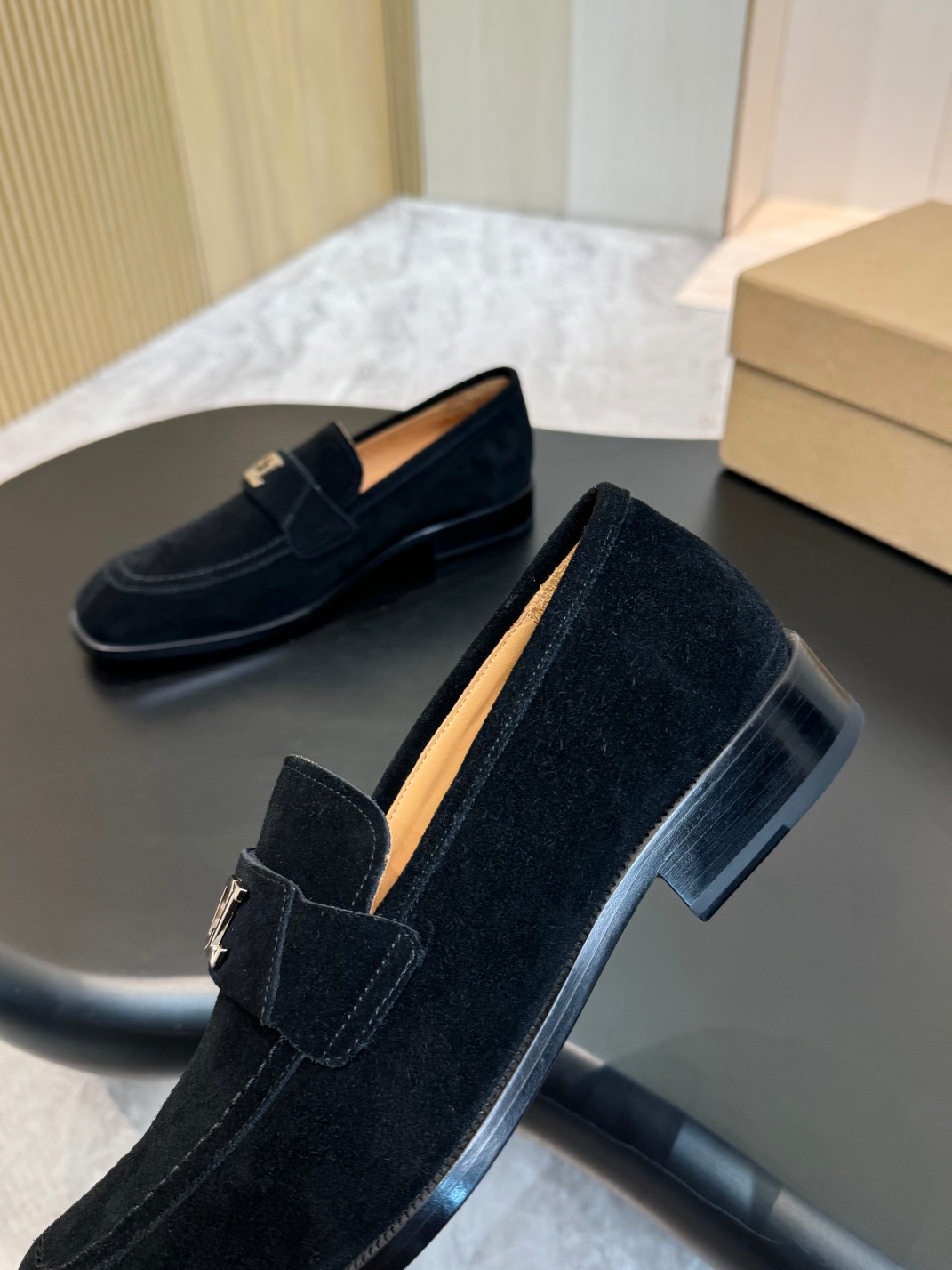 Christian Louboutin Style Red Leather Men's Shoes style reference detail image 7 from source 782848