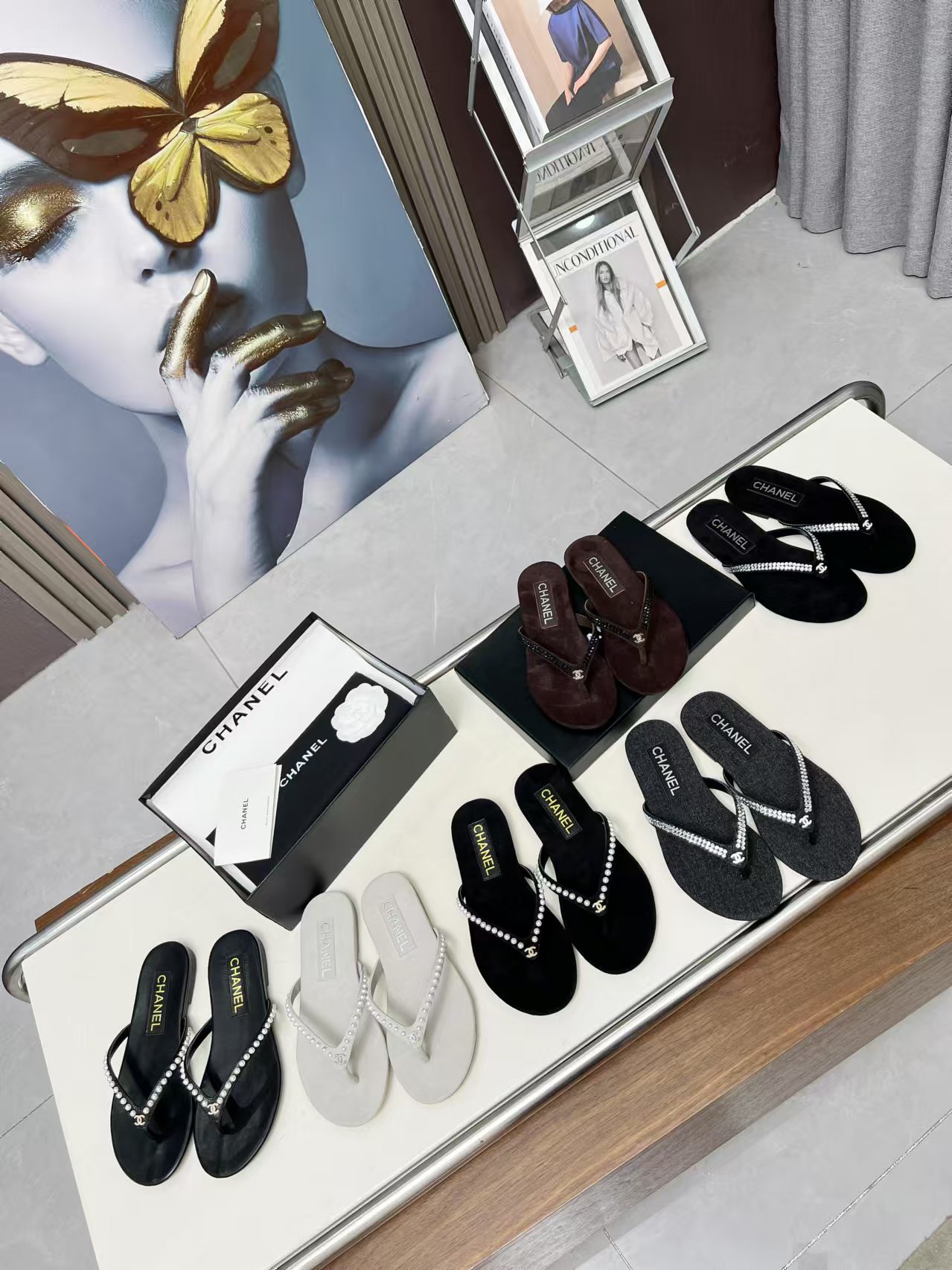 NO:236817,Top quality CHANE*25s small Chanel new style foot-slip slipper material original imported sheepskin inner lining original material outsole original genuine leather sole size: 35-41, split-toe shoes, chanel, chanel, sheepskin19860909顶级品质CHANE*25s小香奈儿新款夹脚拖 材质原版进口羊皮 内里原版材质 大底原版真皮鞋底 码数:35-41,分趾鞋,chanel,chanel,sheepskin,Women's Shoes