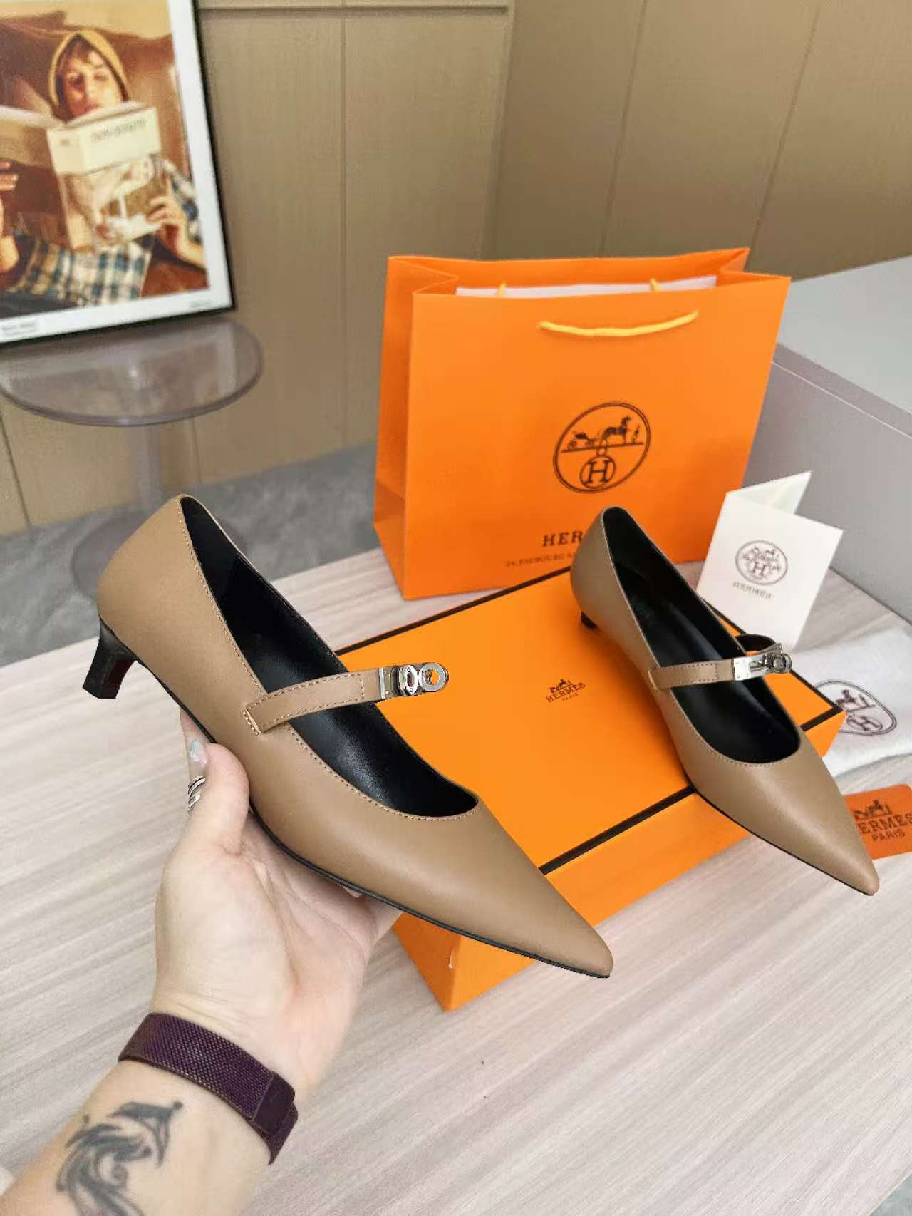 NO:164872,2025 Hermes new classic model is available, high quality, same counter, full leather. 35#-42#, single shoes, hermes198609092025爱马仕新经典款上新 高品质, 同专柜,全真皮. 35#-42#,单鞋,hermes,Women's Shoes