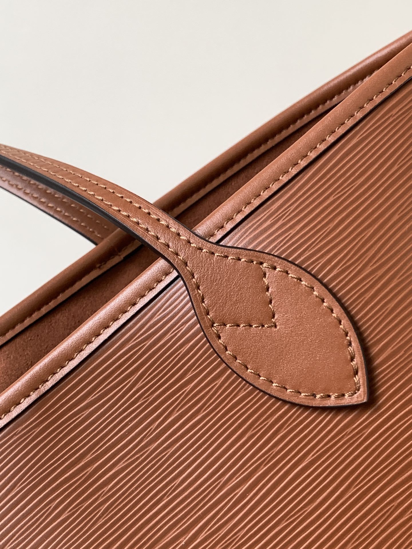 顶级原单,变码芯片✨M11930黑色 M12195绿色 M12755红色 M12467棕色 定制头层牛皮