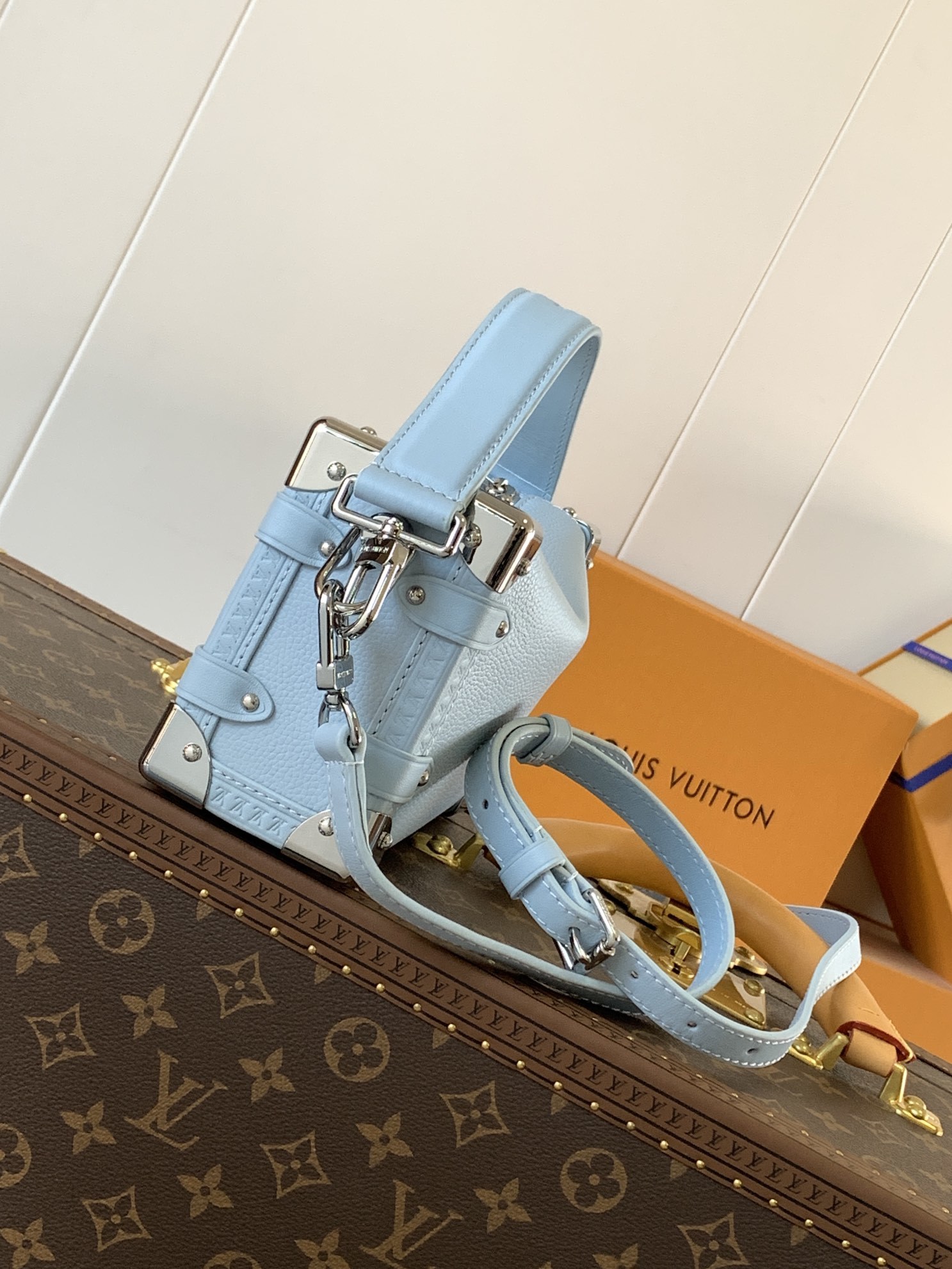 顶级原单,变码芯片
M25160黑色 M25072灰色
M23817小黑色 M23915米白 M250