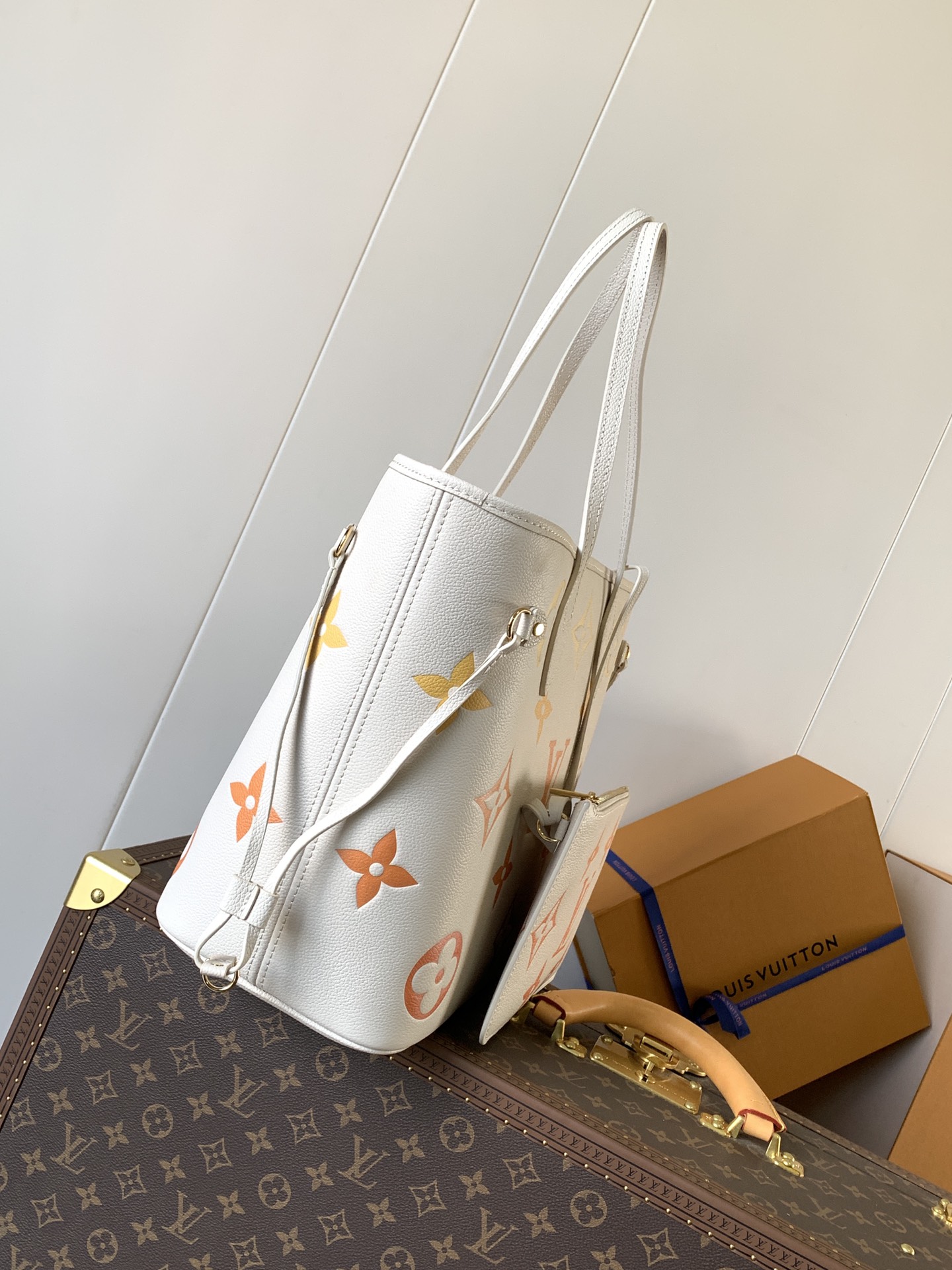 顶级原单，变码芯片
M47143蓝M46482雾霾蓝M46599枣红 M45685黑色 M45684米白