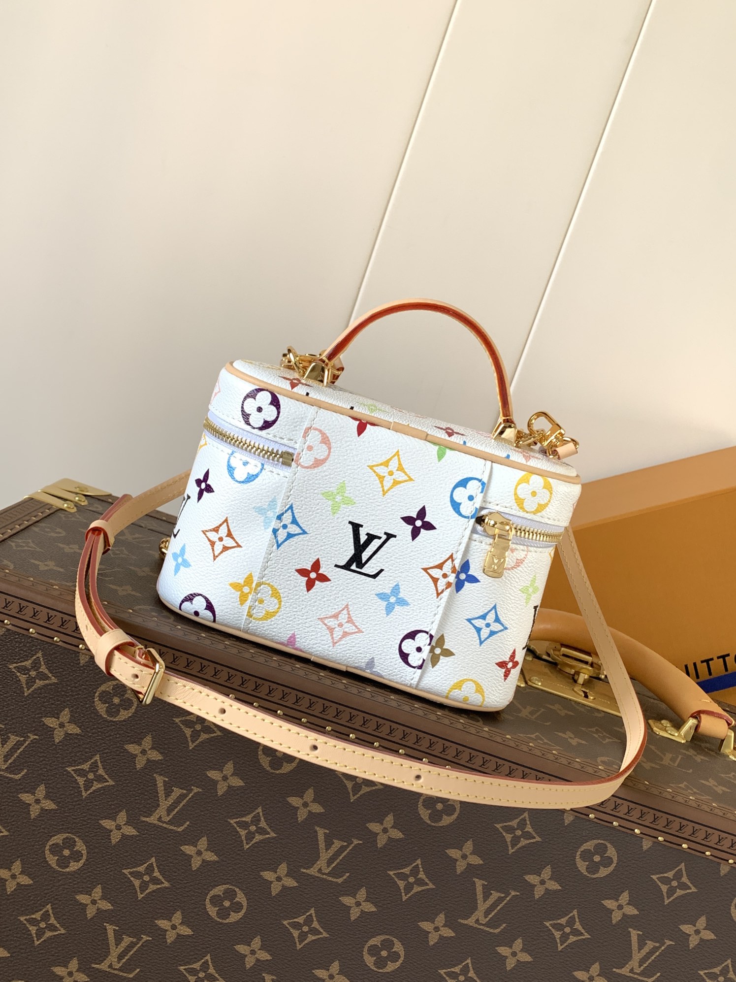 Louis Vuitton Vanity Pouch Murakami Takashi Monogram Handbag, White 3 i1742376171 938 5