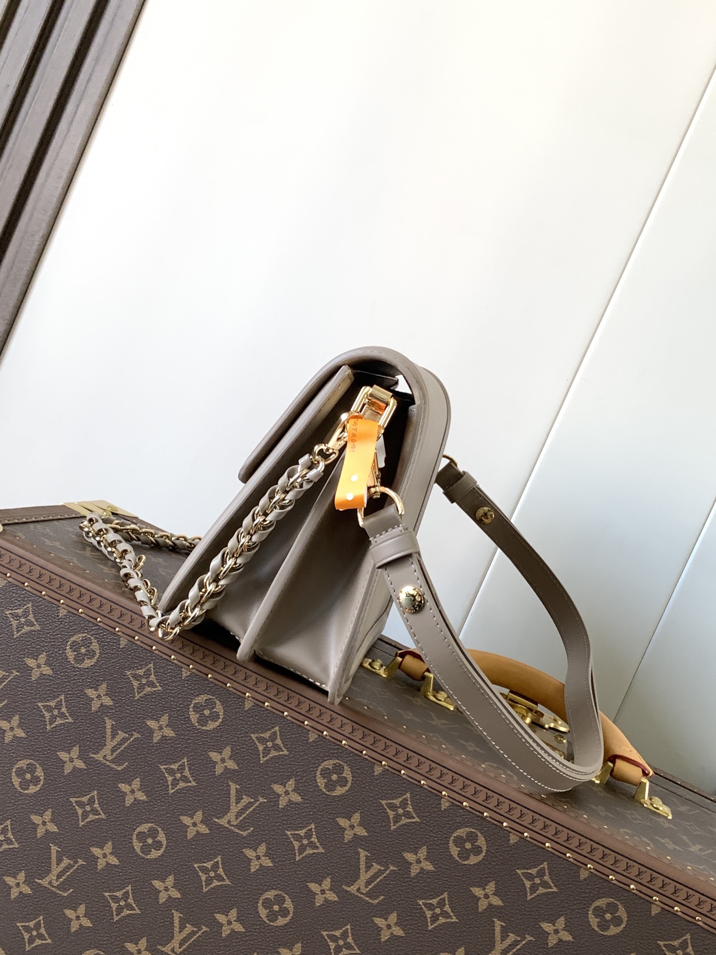 Givenchy /750 达芙妮 定制头层牛皮【M56141黑色 M23635粉色 M23635卡其 大号】M55964黑色M23658粉色 M23558卡其 小Dauphine 手袋家族于 2020 年春夏再添一员：本款 Mini Dauphine 手袋取材 Epi 皮革