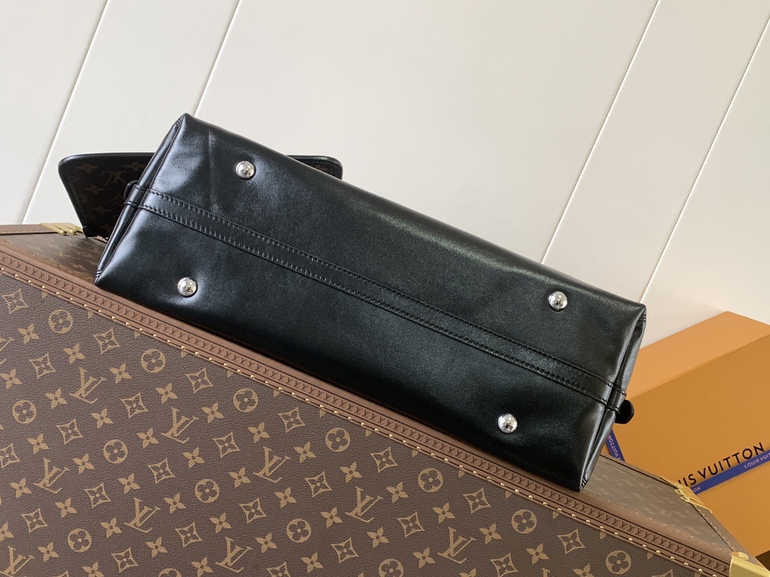 顶级原单,变码芯片
M25143中号 M24861小号
M13105黑彩 M12888迷你
本款 C