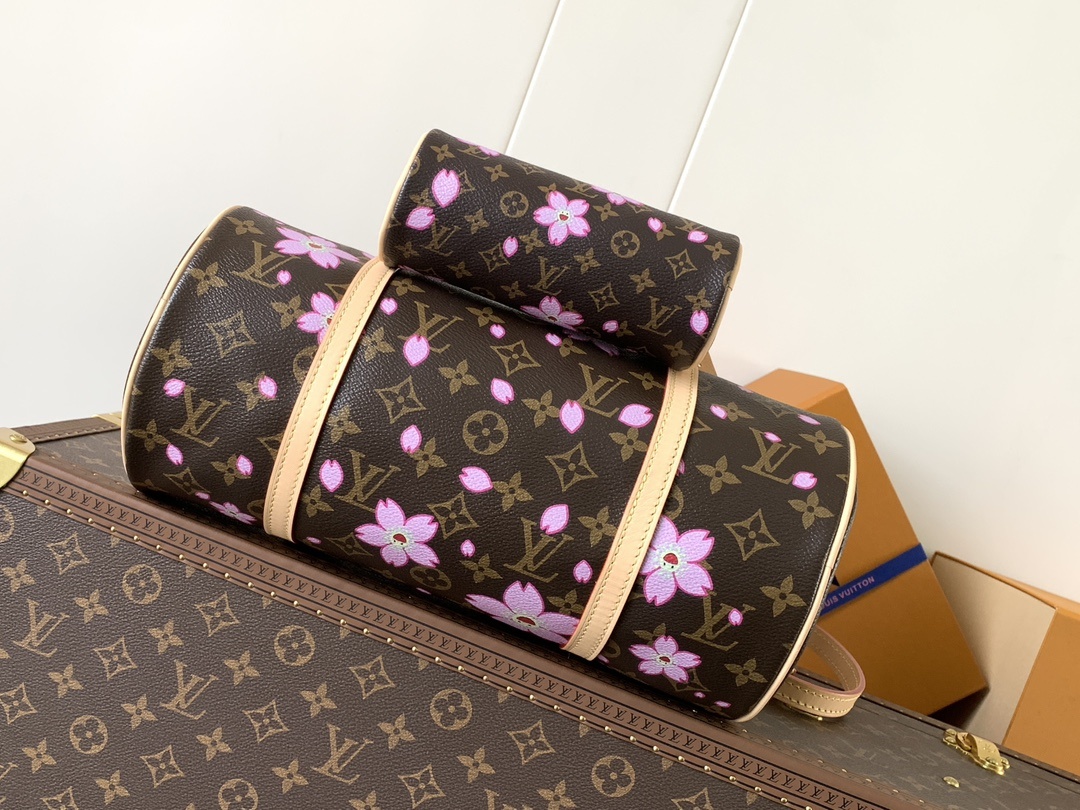 顶级原单,变码芯片M13097
本款 Papillon 手袋以 Monogram 涂层帆布和皮革饰边塑造