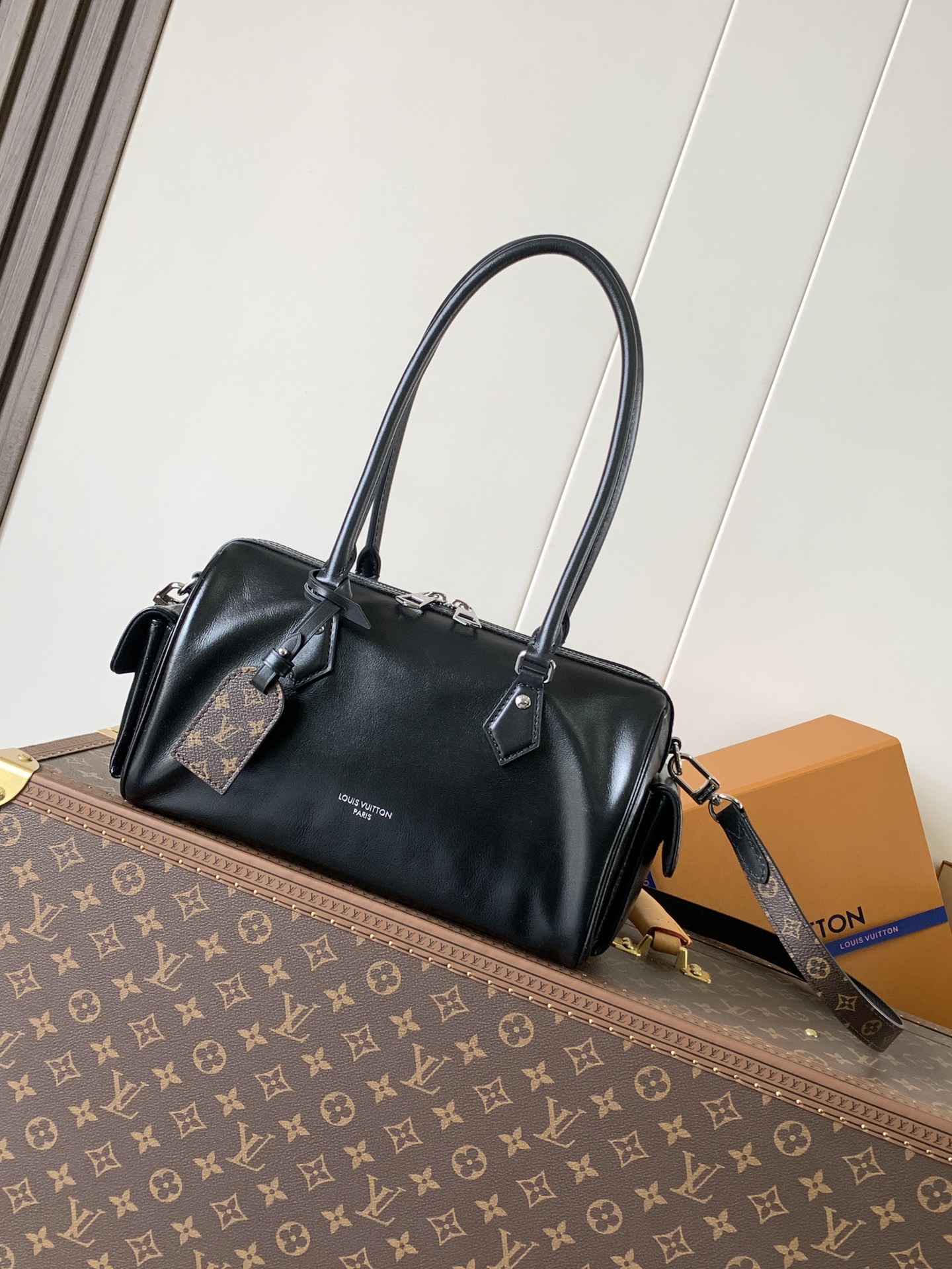 顶级原单,变码芯片
M12965米白 M12934黑色
本款 Speedy Cargo 手袋出自 LV