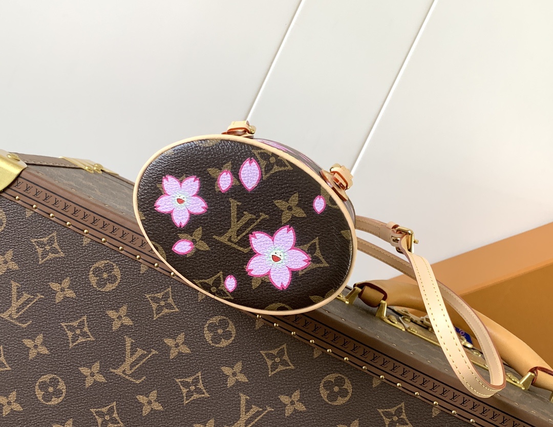 顶级原单,变码芯片
M13417本款 Nano Bucket 手袋以经典 Monogram 涂层帆布构筑