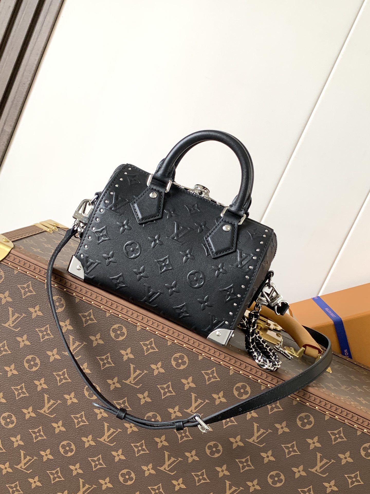 顶级原单,变码芯片 M14575
Monogram Bold Speedy 20 Trunk 手袋身披