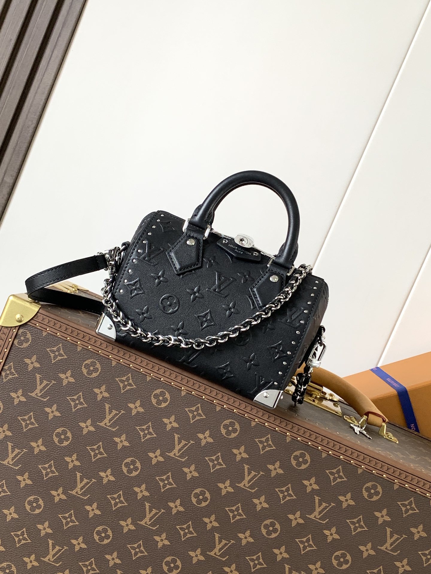 顶级原单,变码芯片 M14575
Monogram Bold Speedy 20 Trunk 手袋身披
