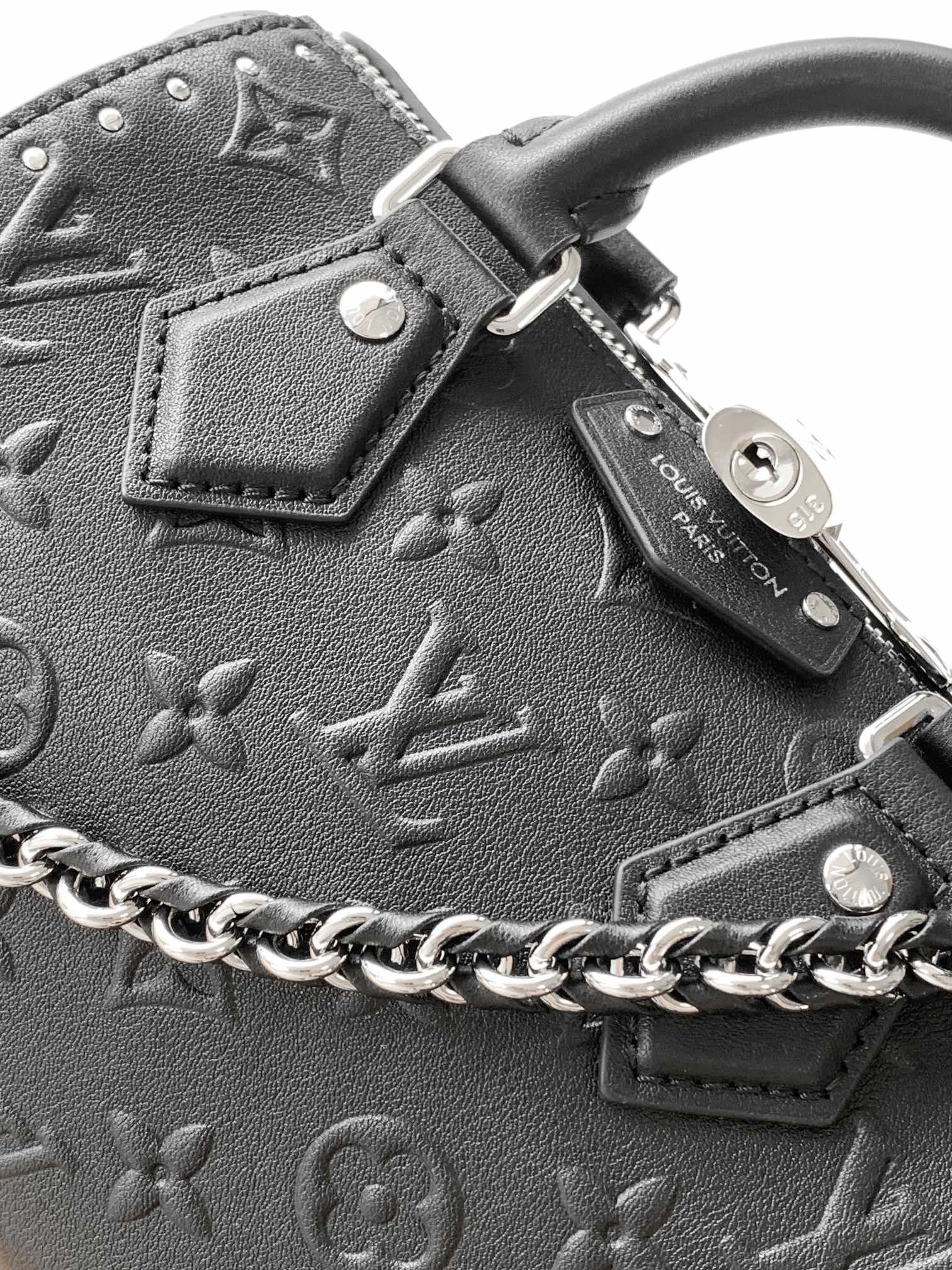 顶级原单,变码芯片 M14575
Monogram Bold Speedy 20 Trunk 手袋身披