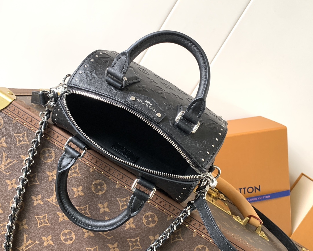 顶级原单,变码芯片 M14575
Monogram Bold Speedy 20 Trunk 手袋身披