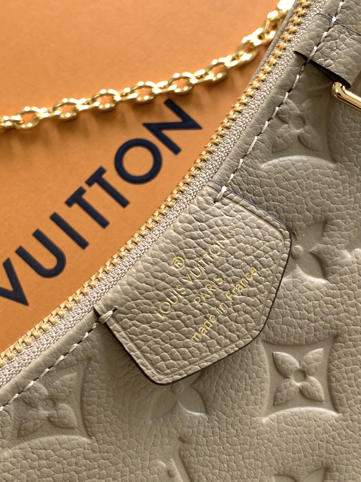 顶级原单，变码芯片【Easy Pouch 手袋】M13614 巧克力色 M82346粉色M81862灰色