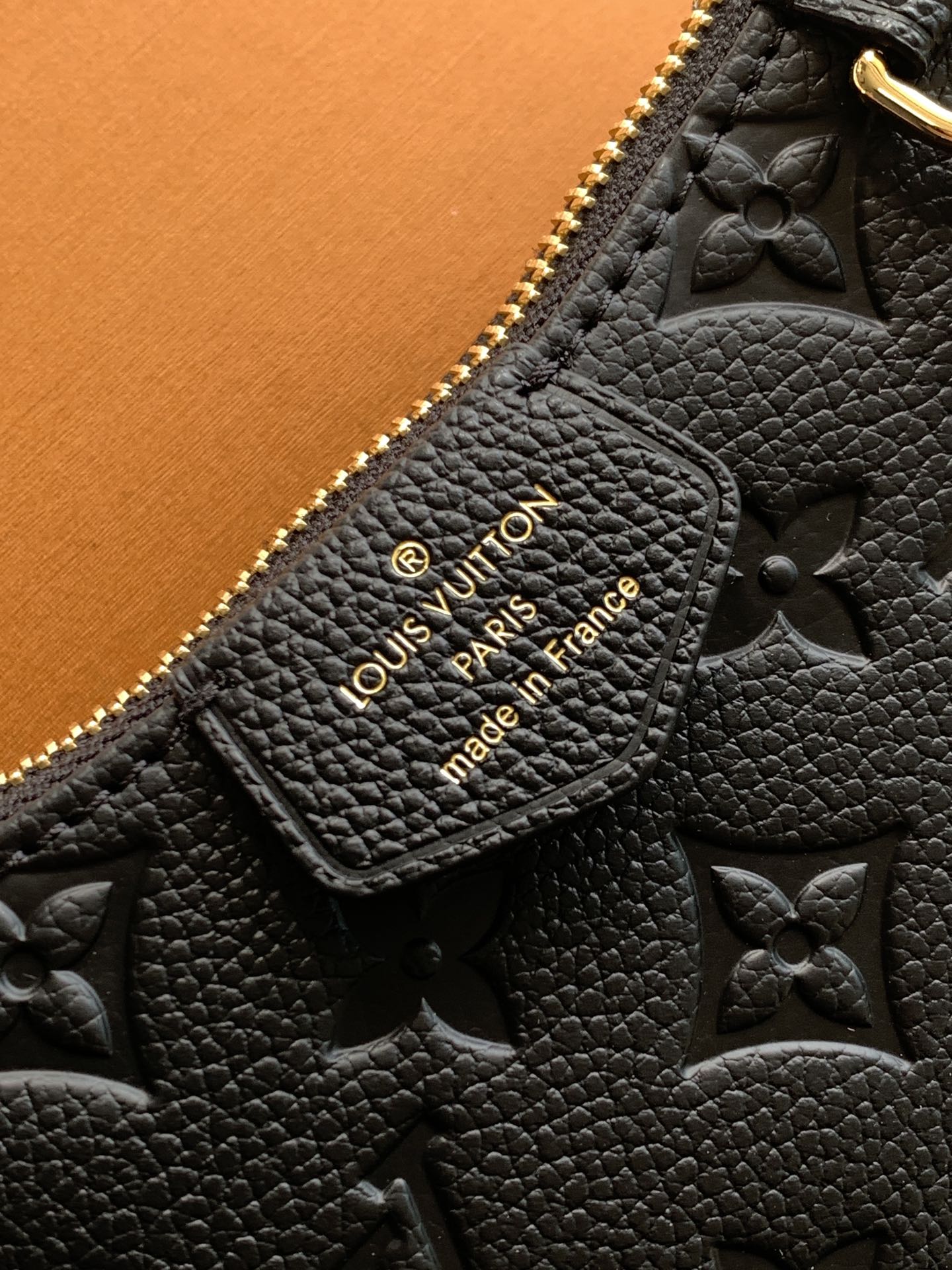 顶级原单，变码芯片【Easy Pouch 手袋】M13614 巧克力色 M82346粉色M81862灰色