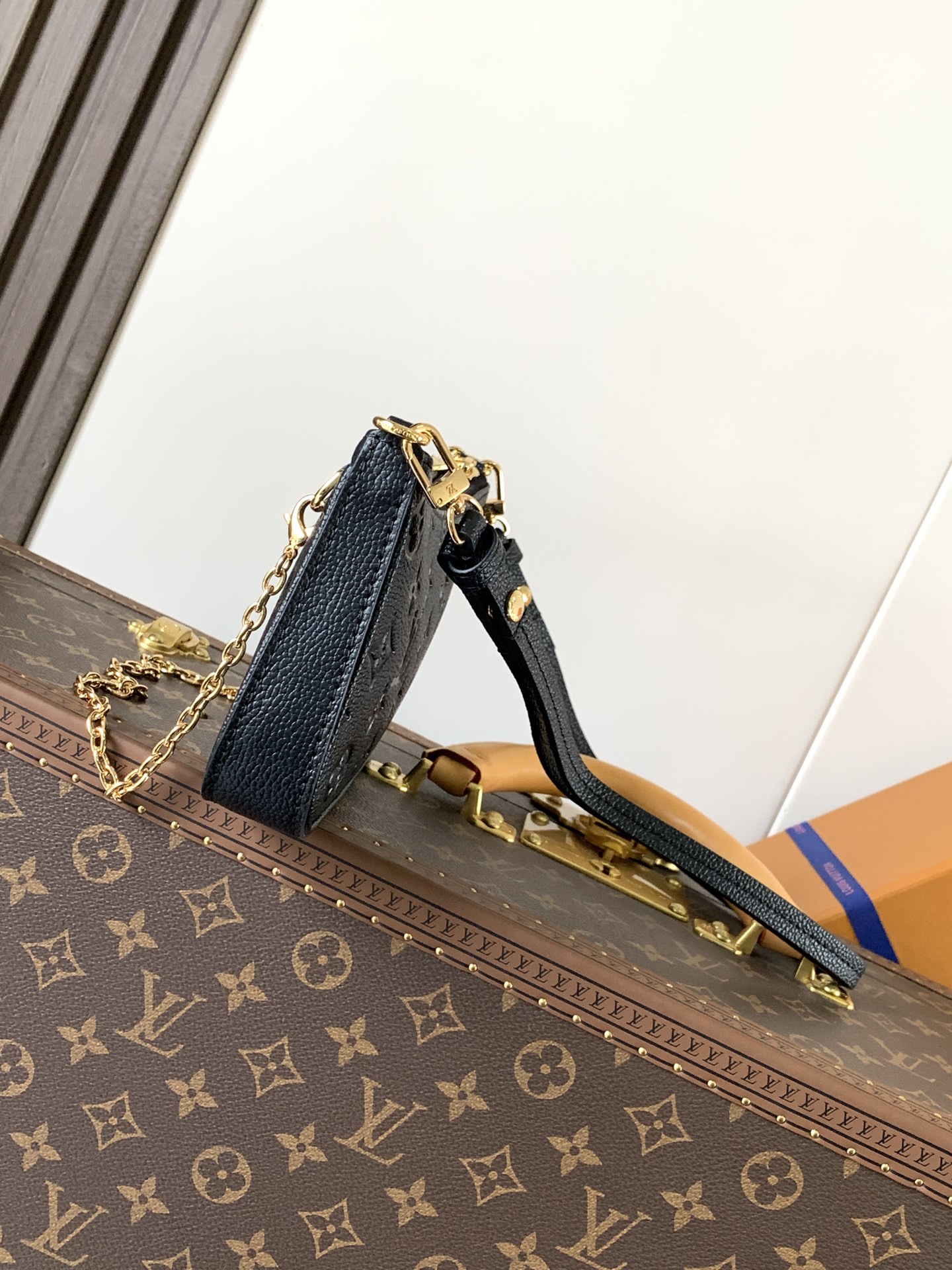 顶级原单，变码芯片【Easy Pouch 手袋】M13614 巧克力色 M82346粉色M81862灰色