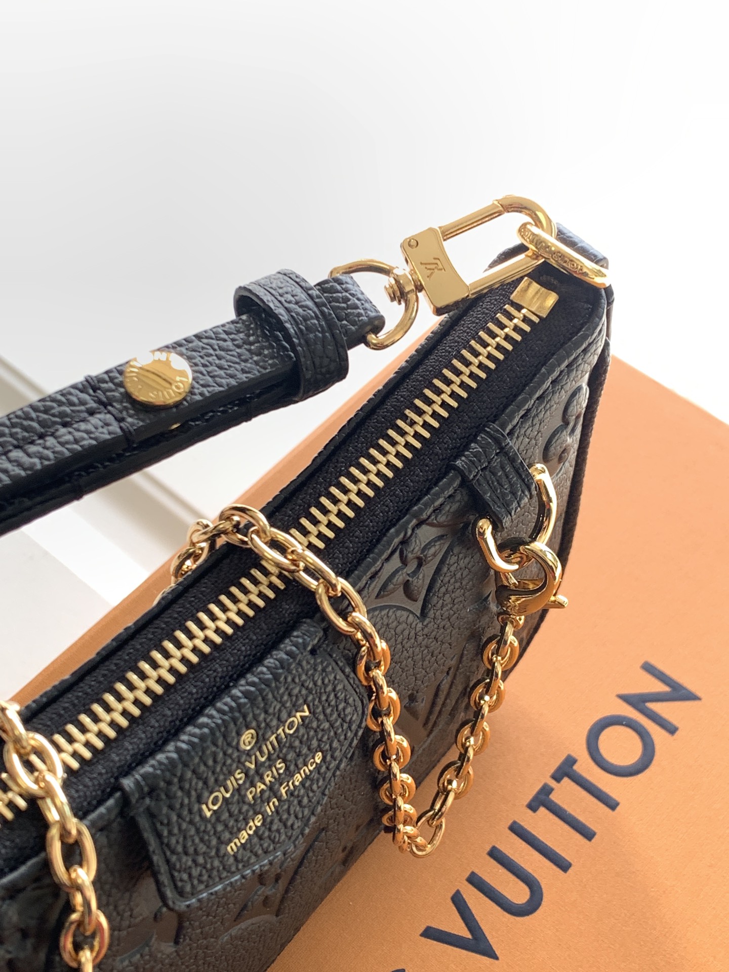 顶级原单，变码芯片【Easy Pouch 手袋】M13614 巧克力色 M82346粉色M81862灰色