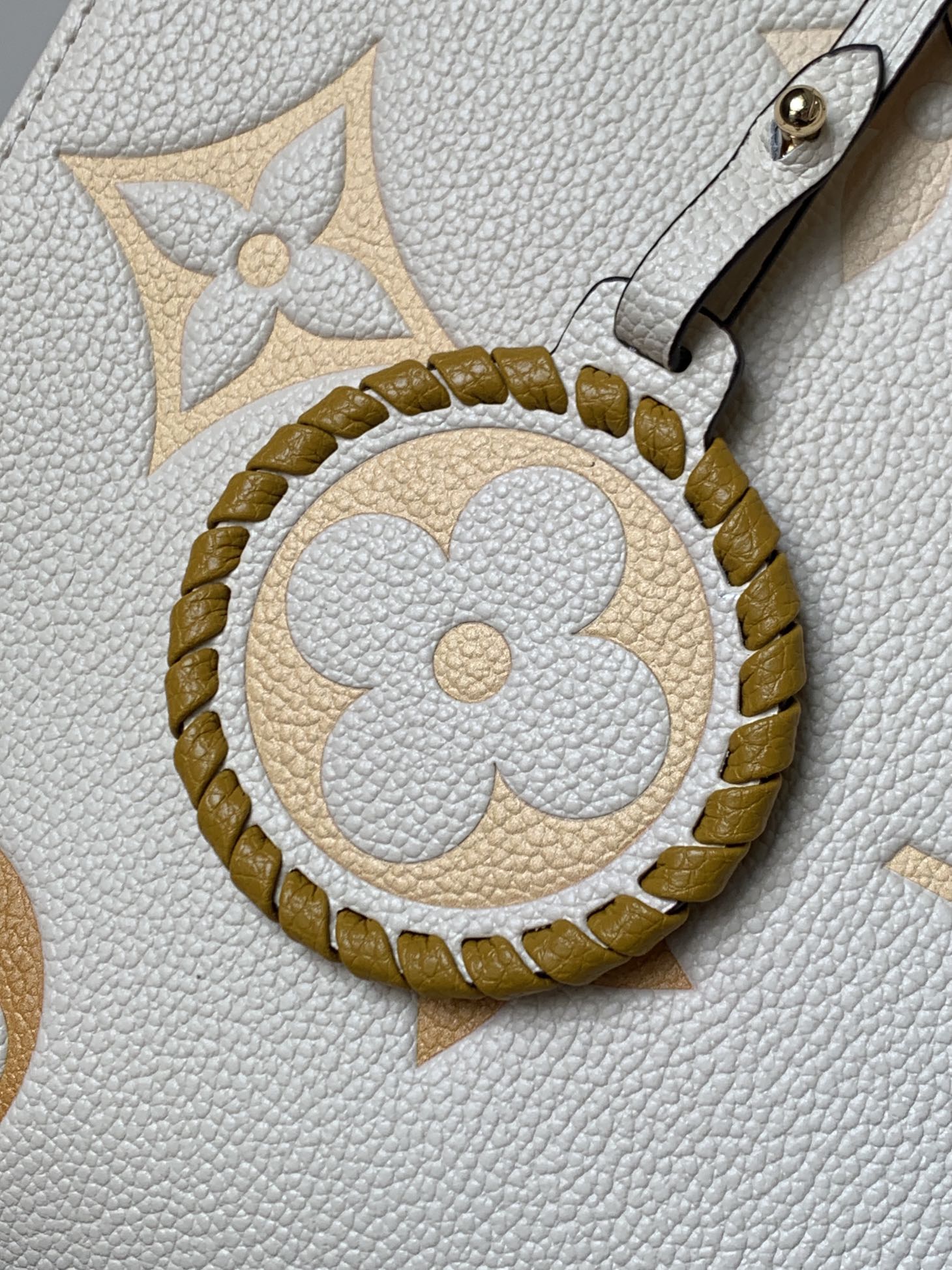 Louis Vuitton 变码芯片
