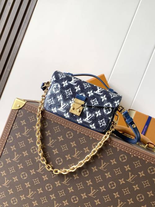 Louis Vuitton Pochette Métis East West Bag Monoglam Canvas 1 Louis Vuitton Pochette Métis East West Bag Monoglam Canvas