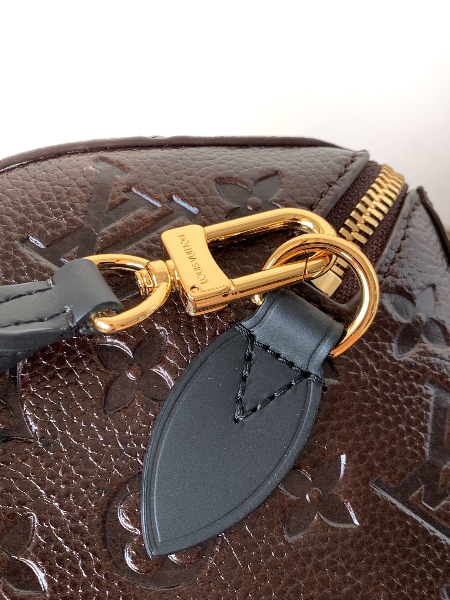 顶级原单变码芯片M26392本款 Speedy Trunk 25 手袋以现代视角重新诠释路易威登经典箱型