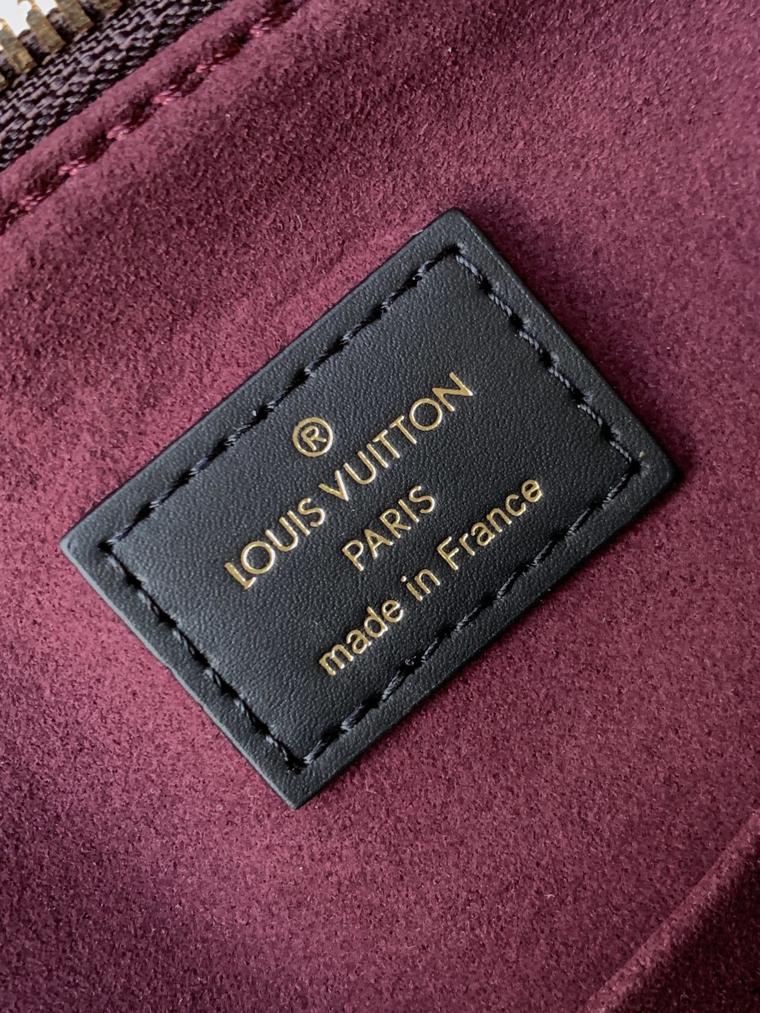 顶级原单变码芯片M26392本款 Speedy Trunk 25 手袋以现代视角重新诠释路易威登经典箱型