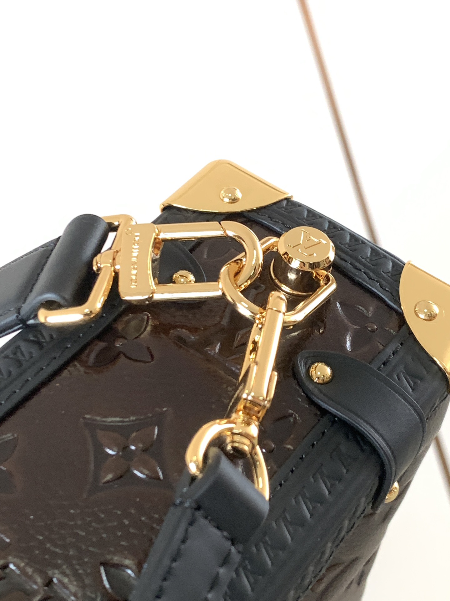 Louis Vuitton 在 2025 秋冬系列中持续演绎路易威登的制箱传统