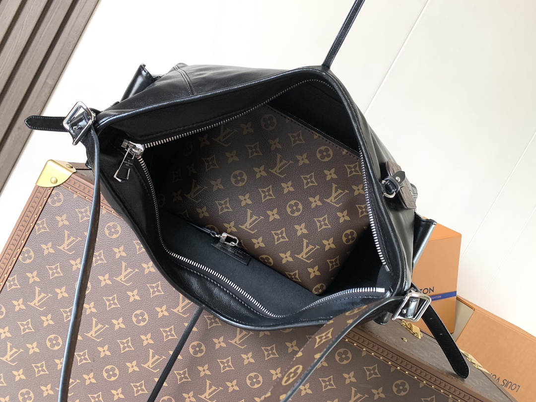 顶级原单，变码芯片M15175本款 Carry All Travel Bag 手袋取材柔软牛皮革，为名牌