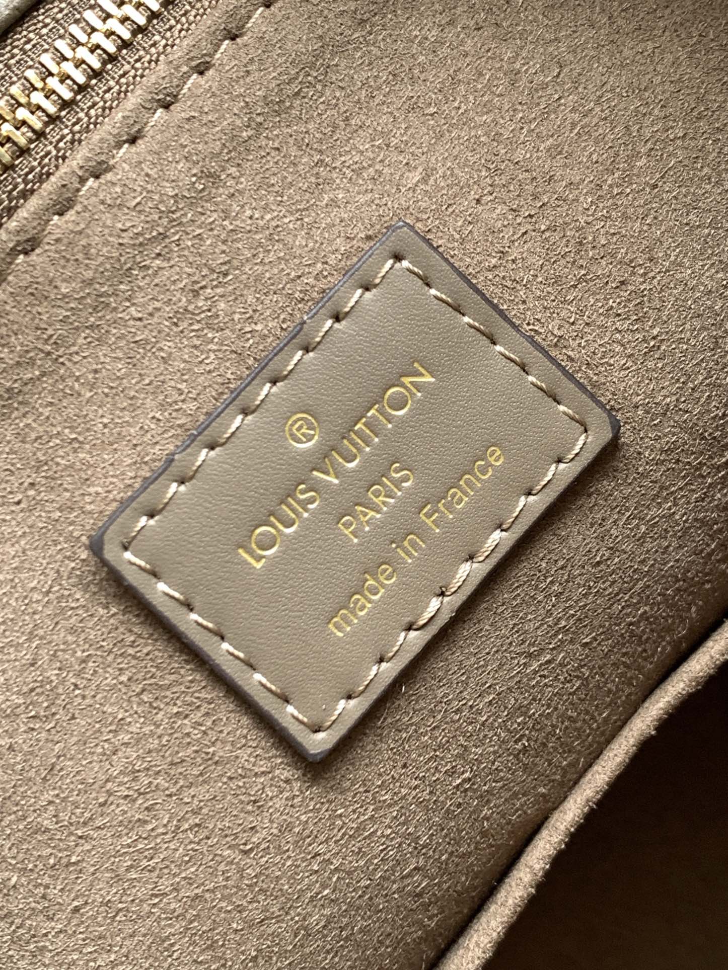 Louis Vuitton 变码芯片，定制头层牛皮