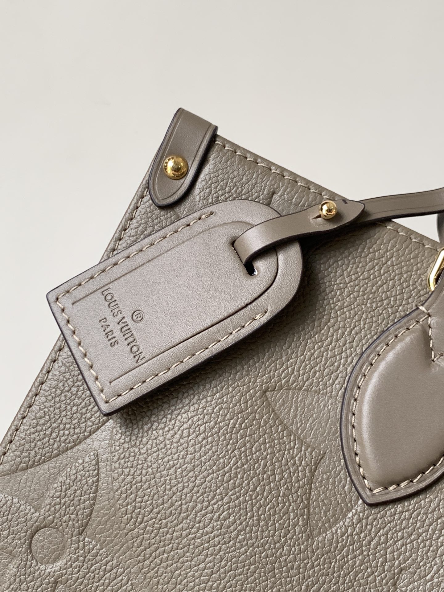 Louis Vuitton 变码芯片，定制头层牛皮
