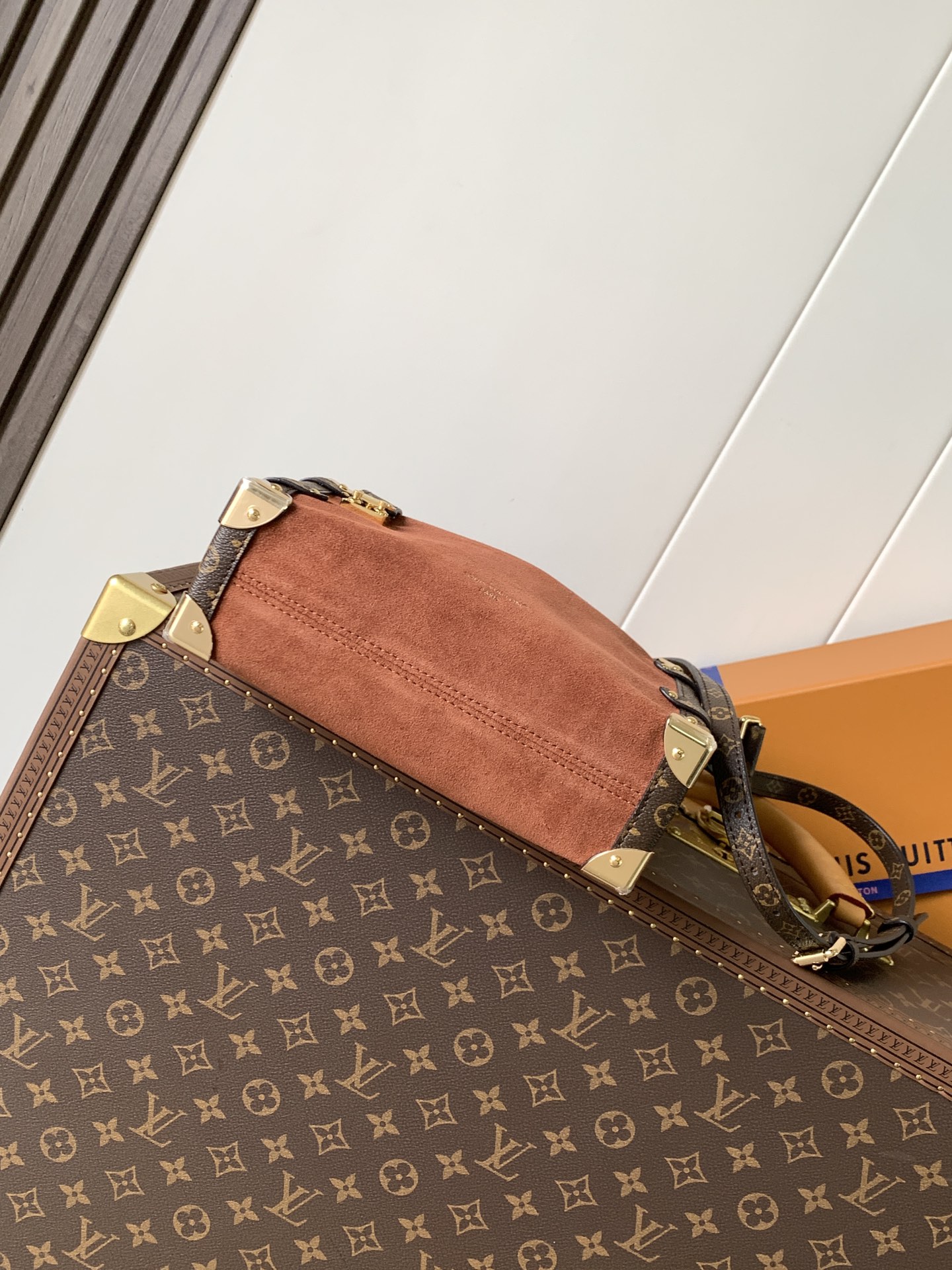 Louis Vuitton 在 2025 秋冬系列中持续演绎路易威登的制箱传统