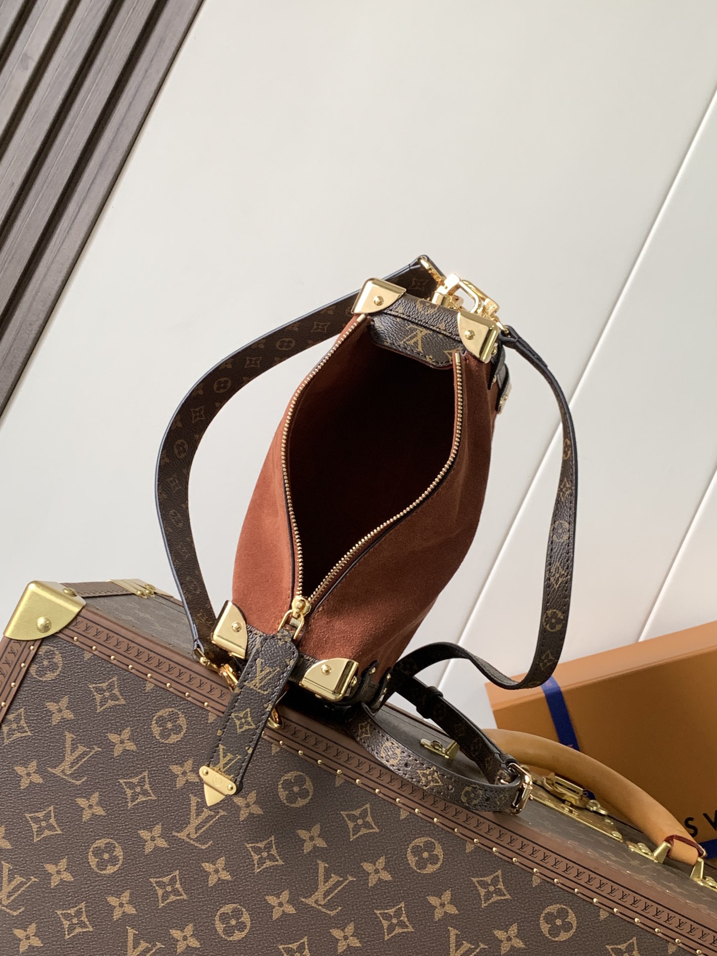 Louis Vuitton 在 2025 秋冬系列中持续演绎路易威登的制箱传统