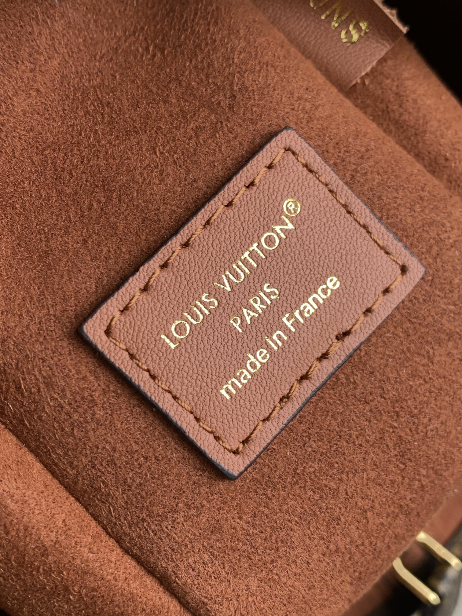 Louis Vuitton 在 2025 秋冬系列中持续演绎路易威登的制箱传统