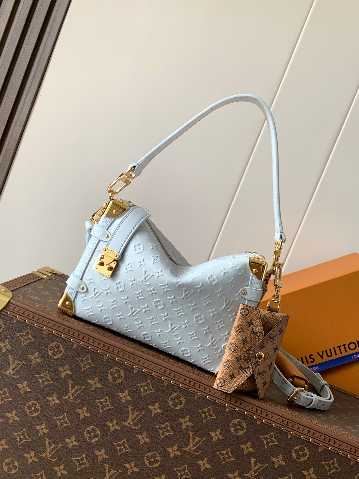 Louis Vuitton 在 2025 秋冬系列中持续演绎路易威登的制箱传统