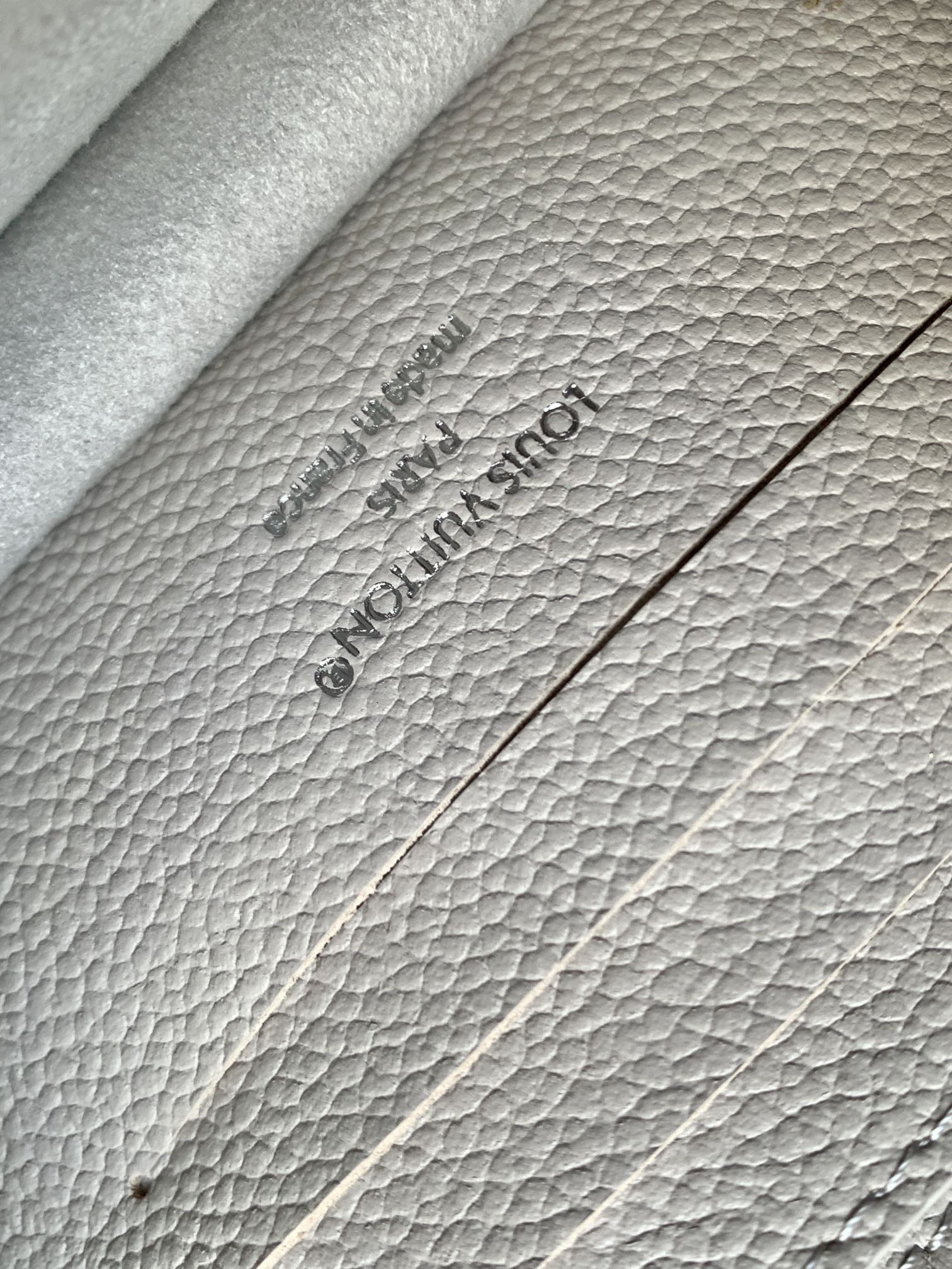 顶级原单，变码芯片M13569黑色M13570 灰 M25814 酒红 (链条/压花)【Portefeu