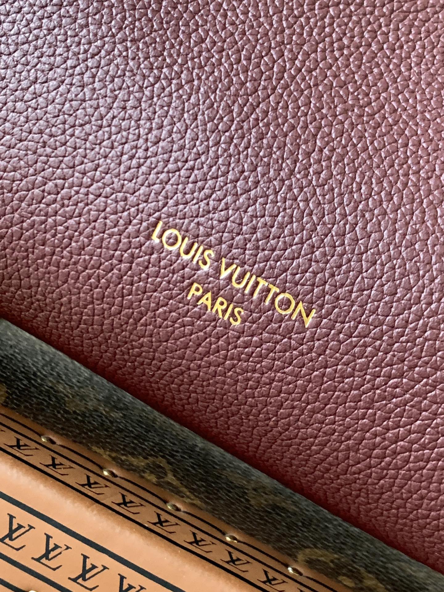 Louis Vuitton 在 2025 秋冬系列中持续演绎路易威登的制箱传统