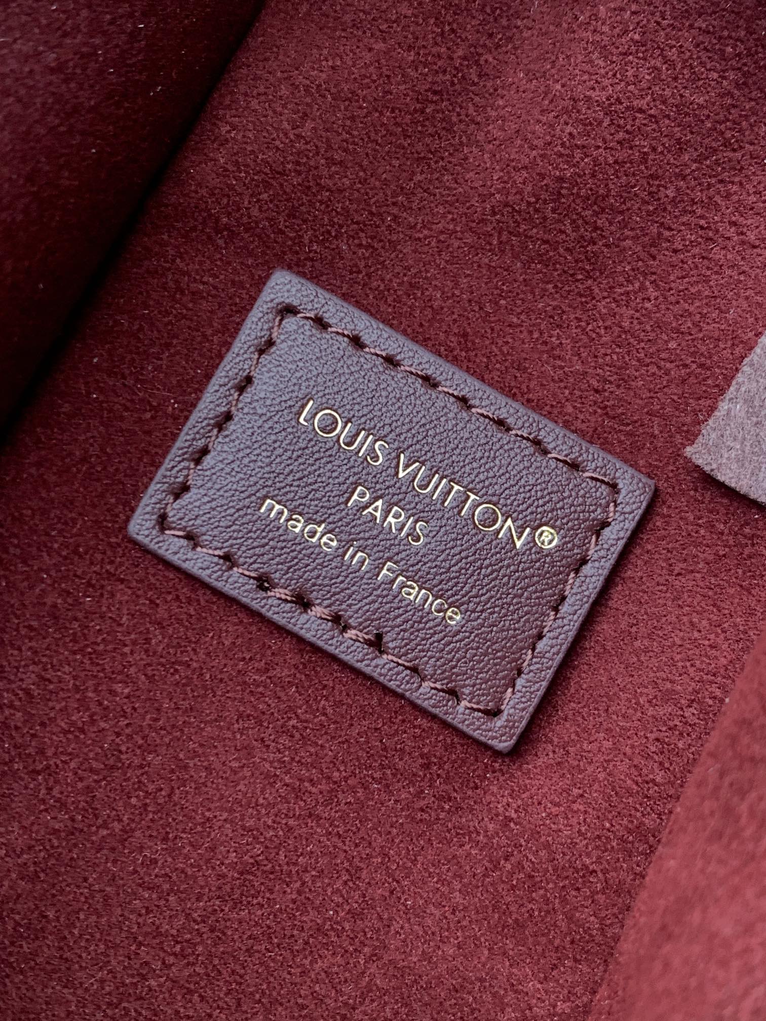 Louis Vuitton 在 2025 秋冬系列中持续演绎路易威登的制箱传统
