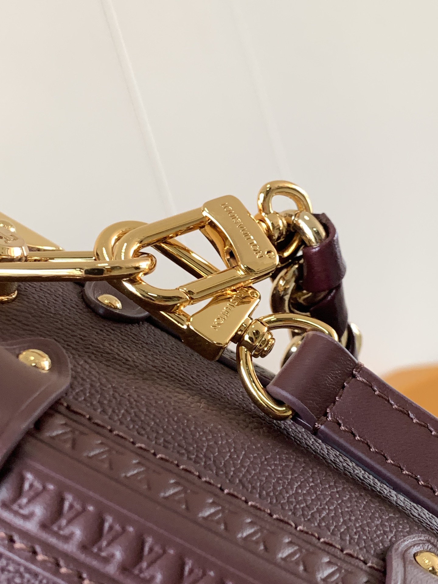 Louis Vuitton 在 2025 秋冬系列中持续演绎路易威登的制箱传统