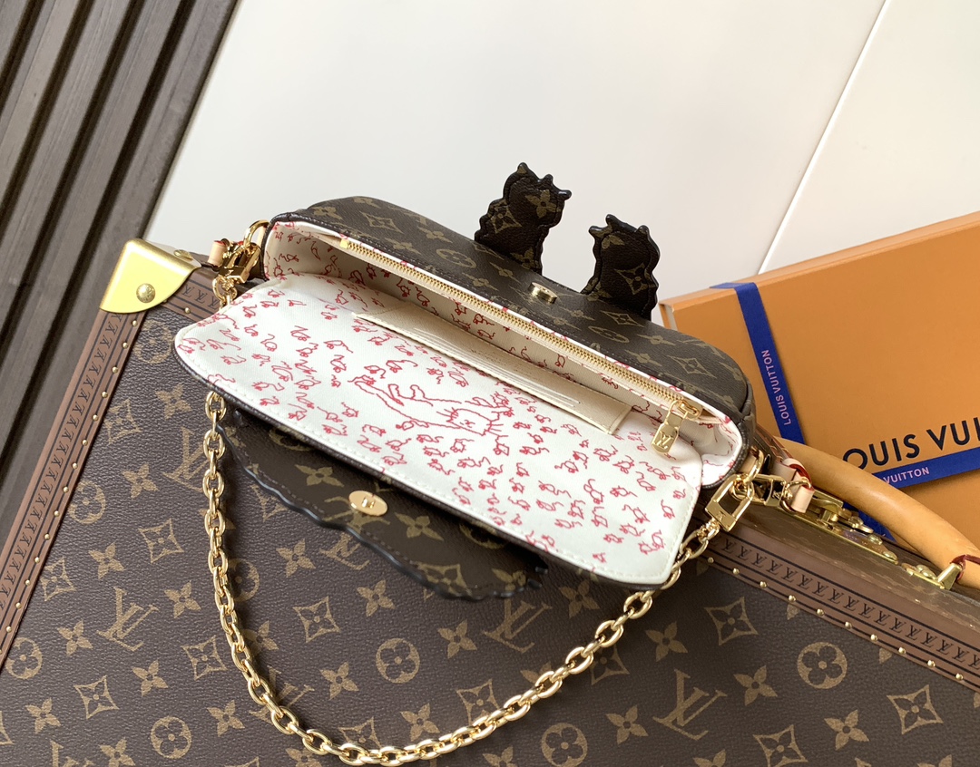 顶级原单变码芯片M15148LV Travels With Grace Coddington 系列推出此