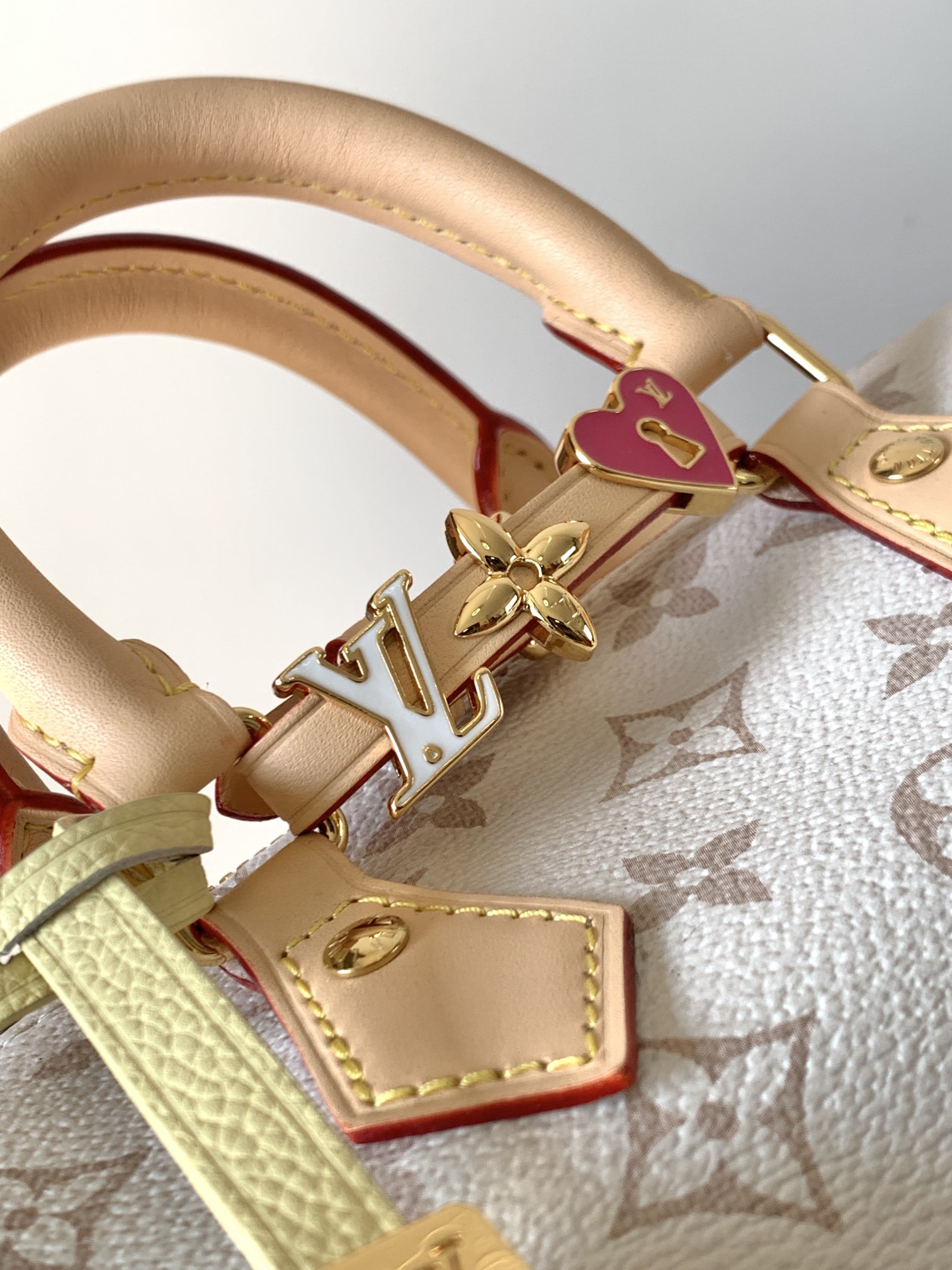 顶级原单，变码芯片M24606黑花 M46970老花M24474白花，speedy18，在满足日常需求上