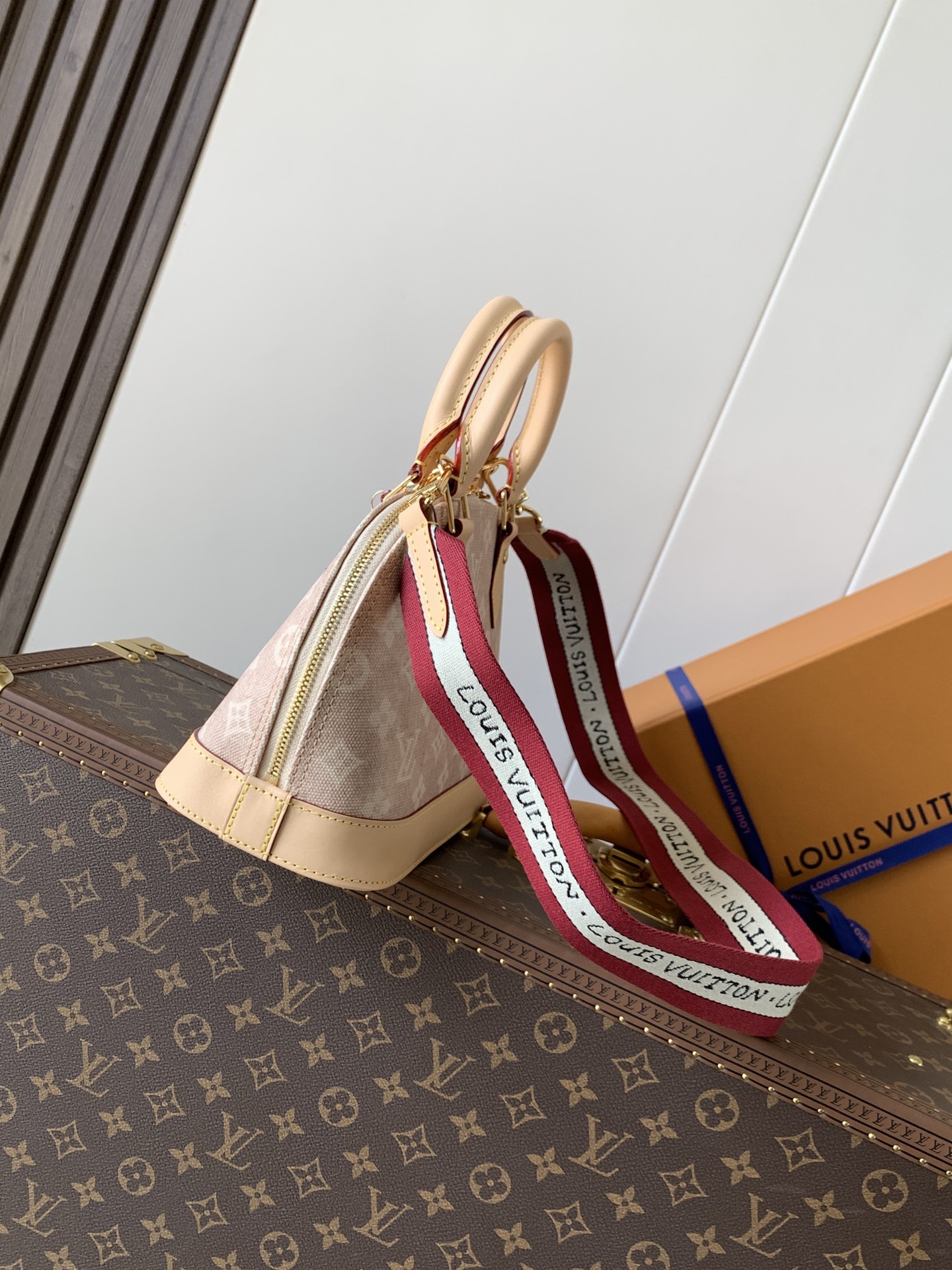 顶级原单，变码芯片M25728本款 Alma BB 手袋出自路易威登与 Grace Coddington