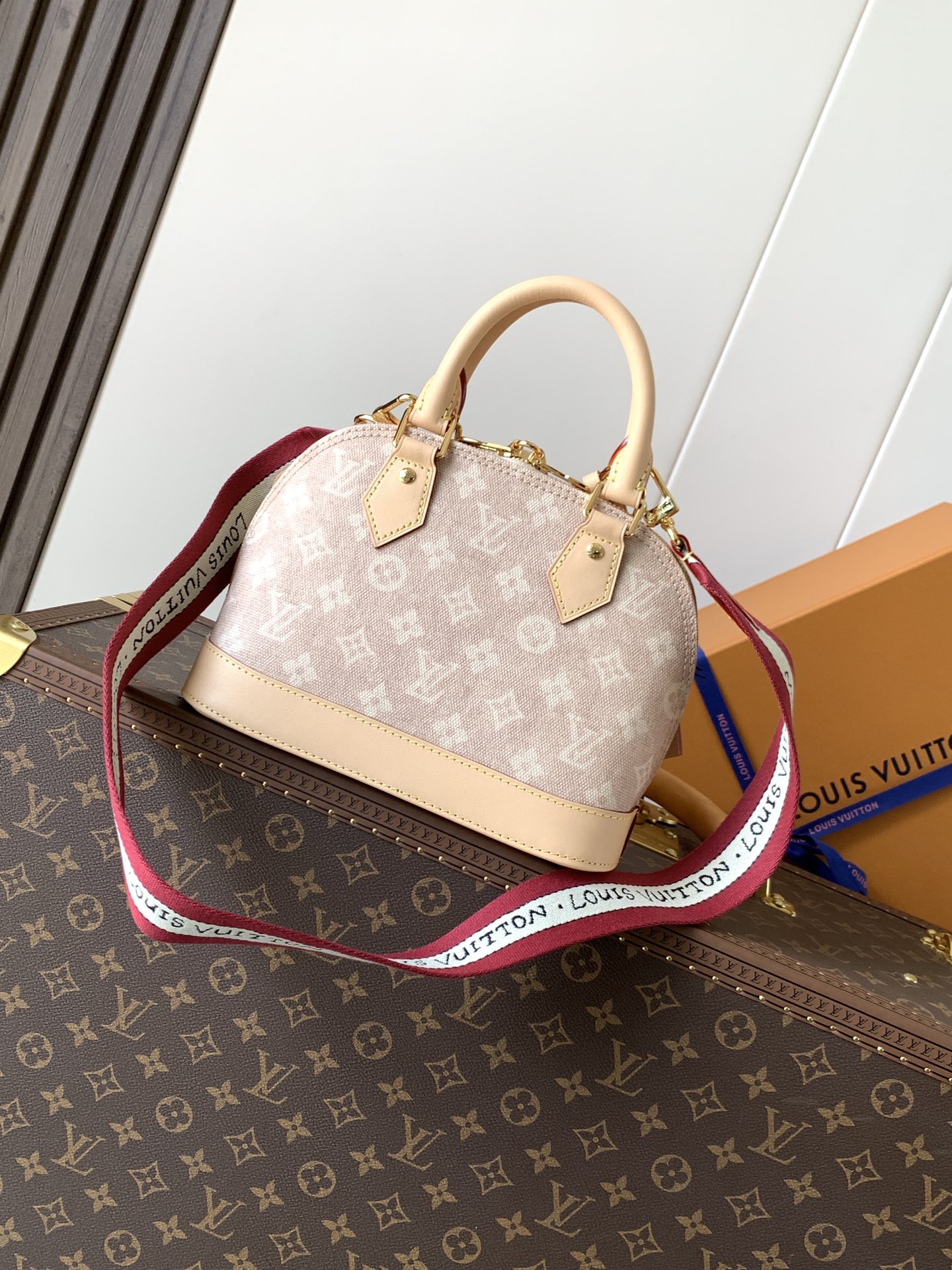 顶级原单，变码芯片M25728本款 Alma BB 手袋出自路易威登与 Grace Coddington