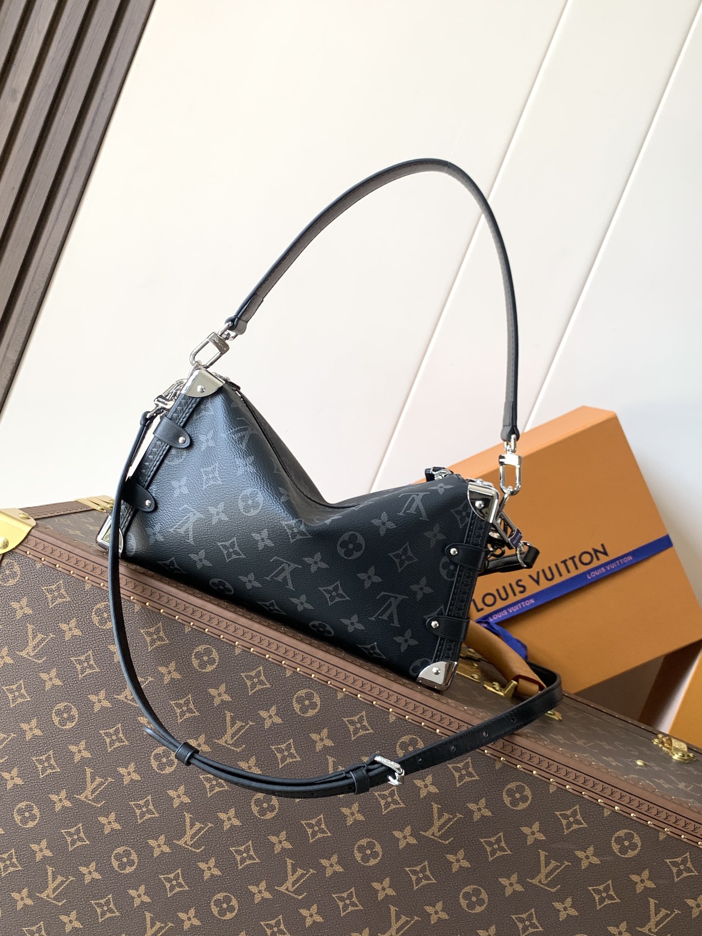 顶级原单，变码芯片M26226Side Trunk 系列推出 East West 版本，以 Monogr