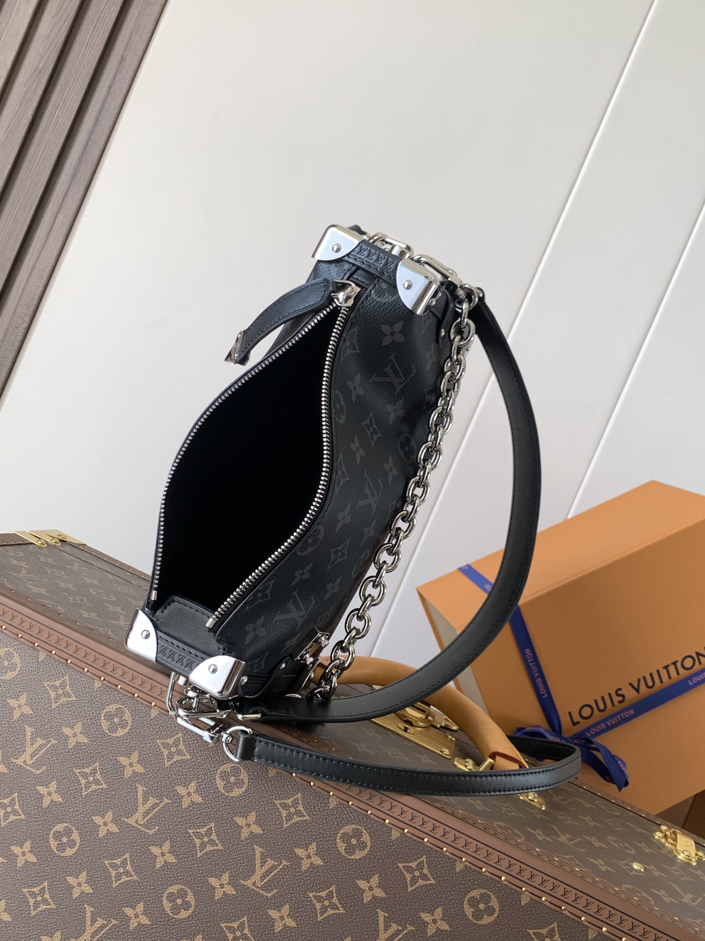 顶级原单，变码芯片M26226Side Trunk 系列推出 East West 版本，以 Monogr