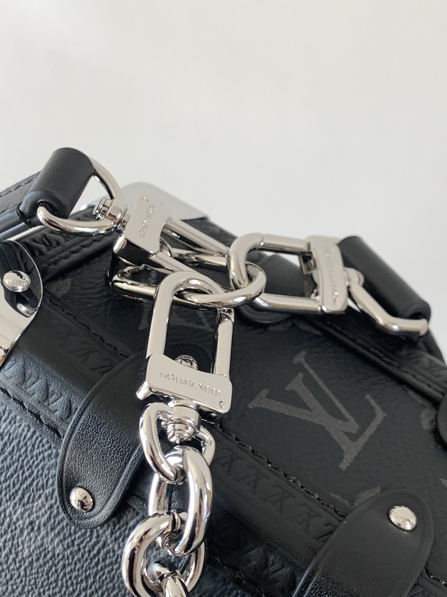 顶级原单，变码芯片M26226Side Trunk 系列推出 East West 版本，以 Monogr