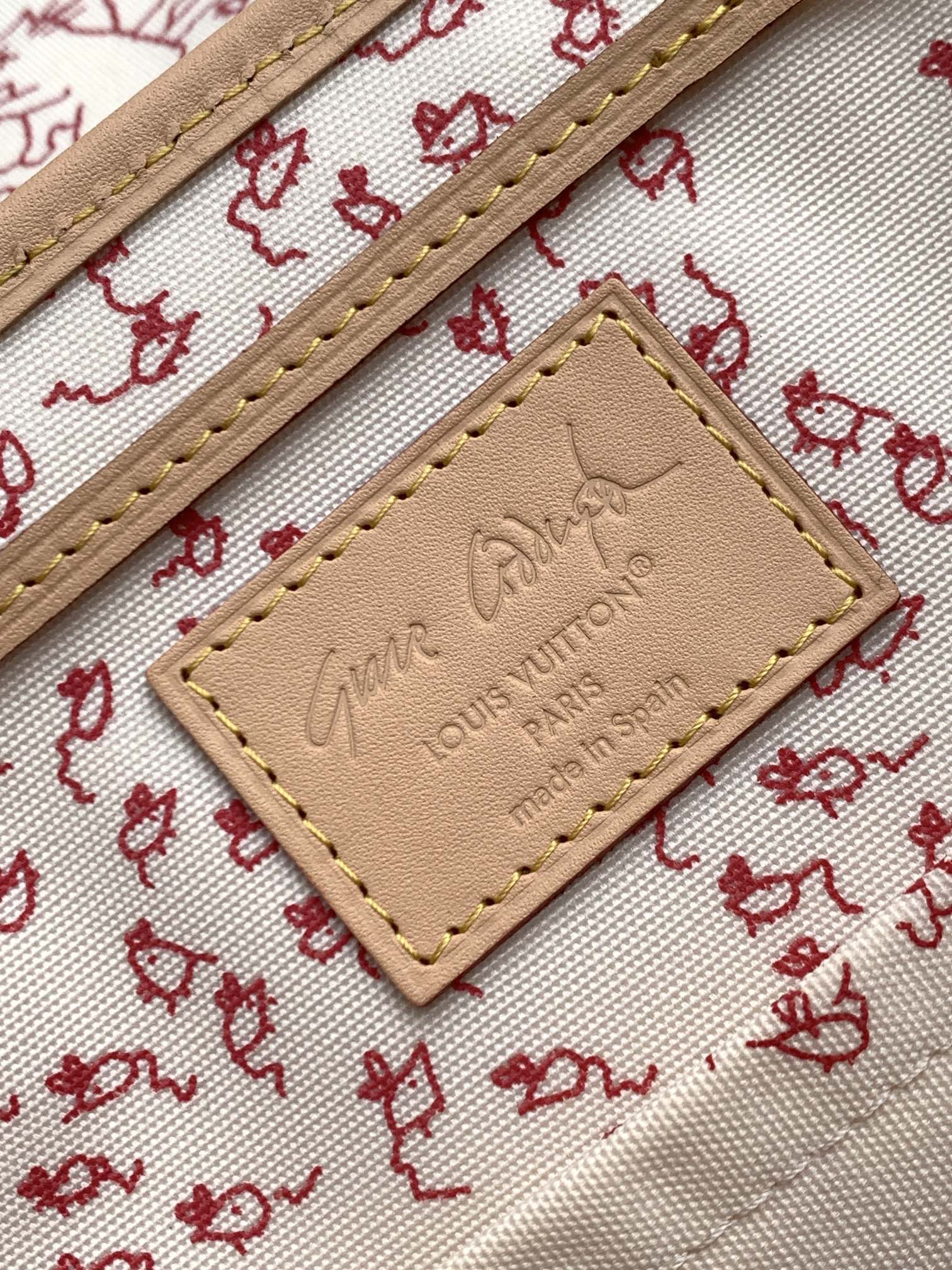 Louis Vuitton 本款 Montsouris 小号双肩包出自 LV Travels With 系列